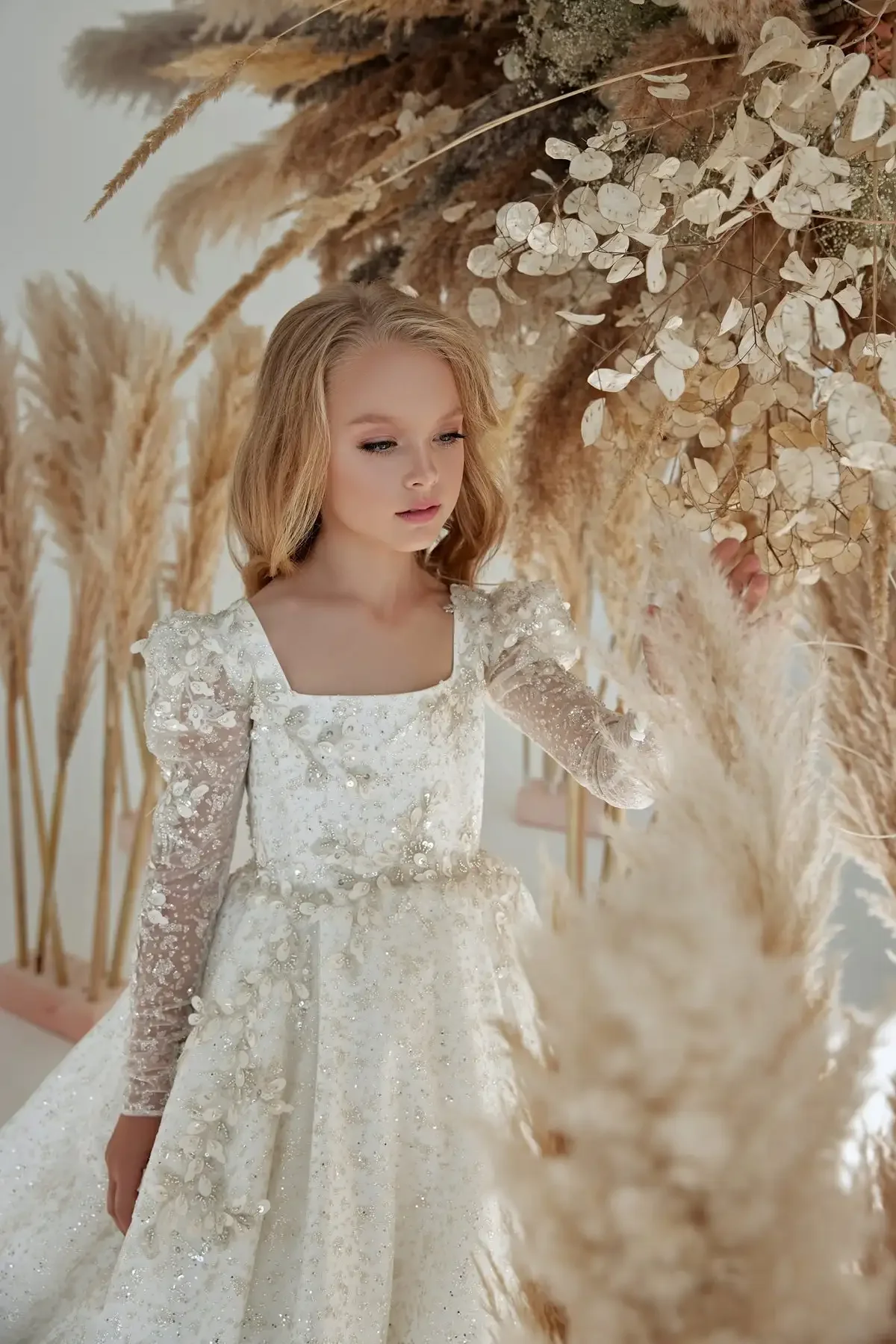 Exquisite Gorgeous Flower Girl Dress Long Sleeves Sequins Applique Fluffy for Wedding Banquet Birthday Party Ball Evening Gowns
