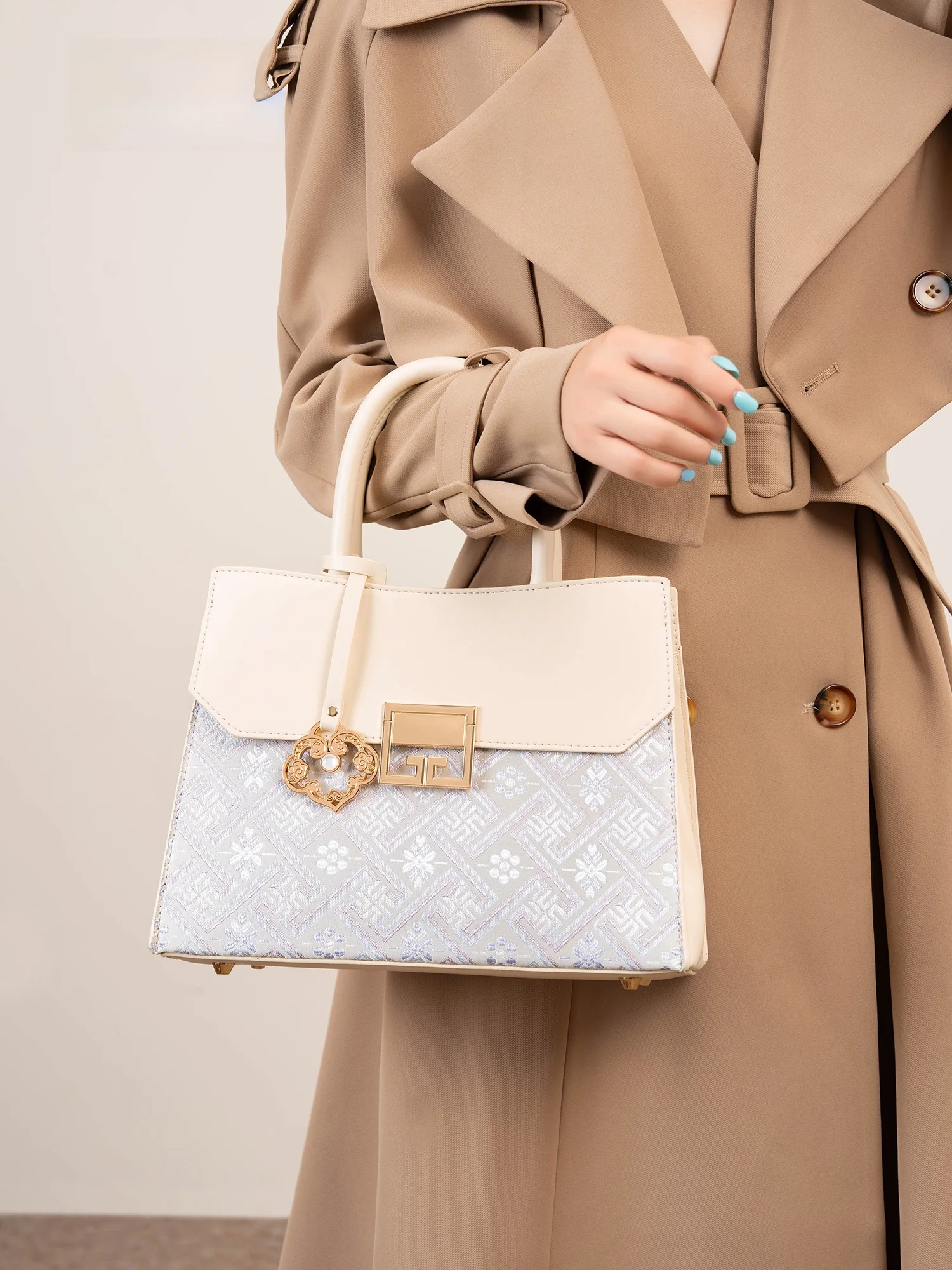 sac-a-main-elegant-de-grande-capacite-cadeau-d'anniversaire-pour-maman-sac-pour-femme-de-texture-luxueuse-style-britannique-sac-a-bandouliere-detachable-en-cuir-pu