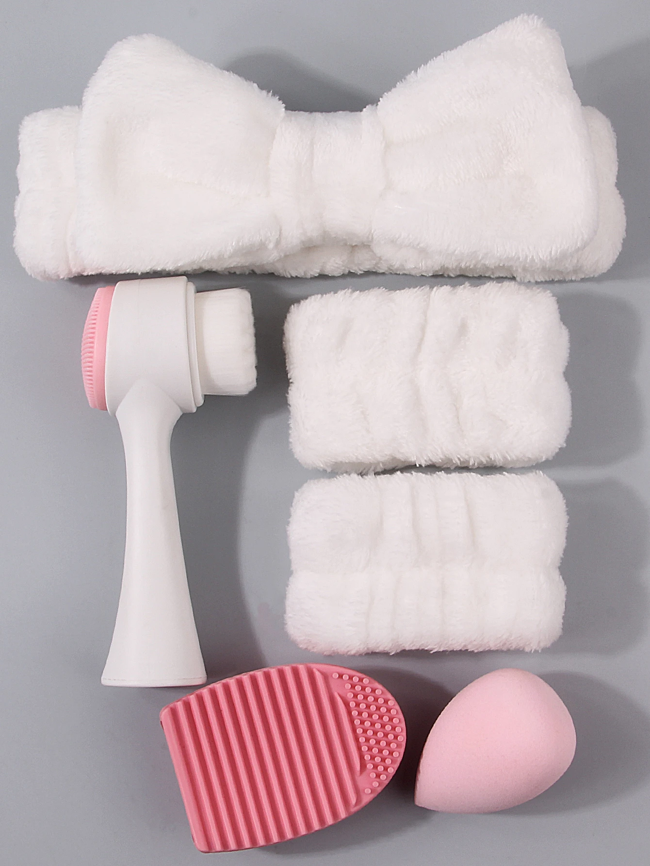 6-piece skin care and cleansing set:white bow hair band+wrist strap+double-sided cleansing brush+makeup egg + washing tools