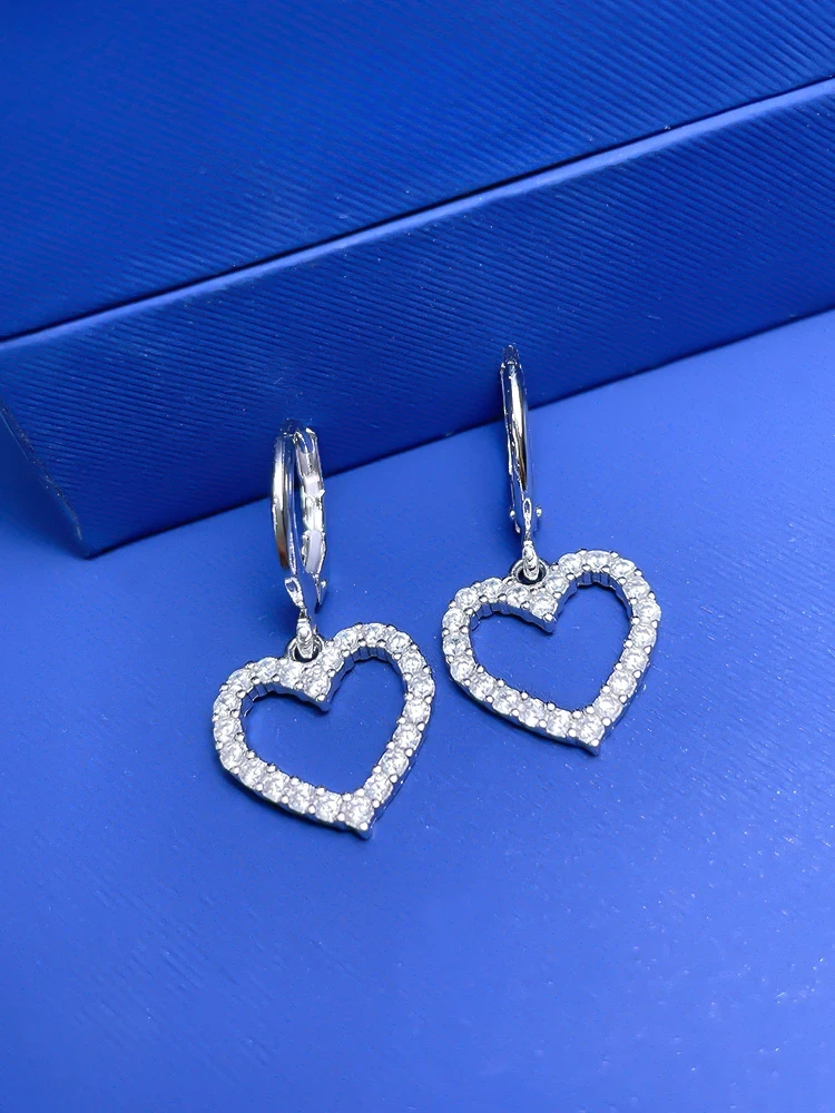 2023 New Love Earrings Imported High Carbon Diamond Fashion 925 Silver Simple Engagement Jewelry for Women