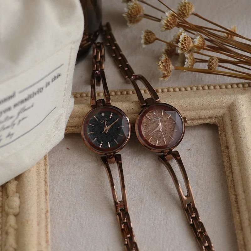 Women'S WatchSmall And Delicate Simple KoreanStyleVersatile And Retro Chain Ladies' Small Dial Bracelet Watch High-End Selection
