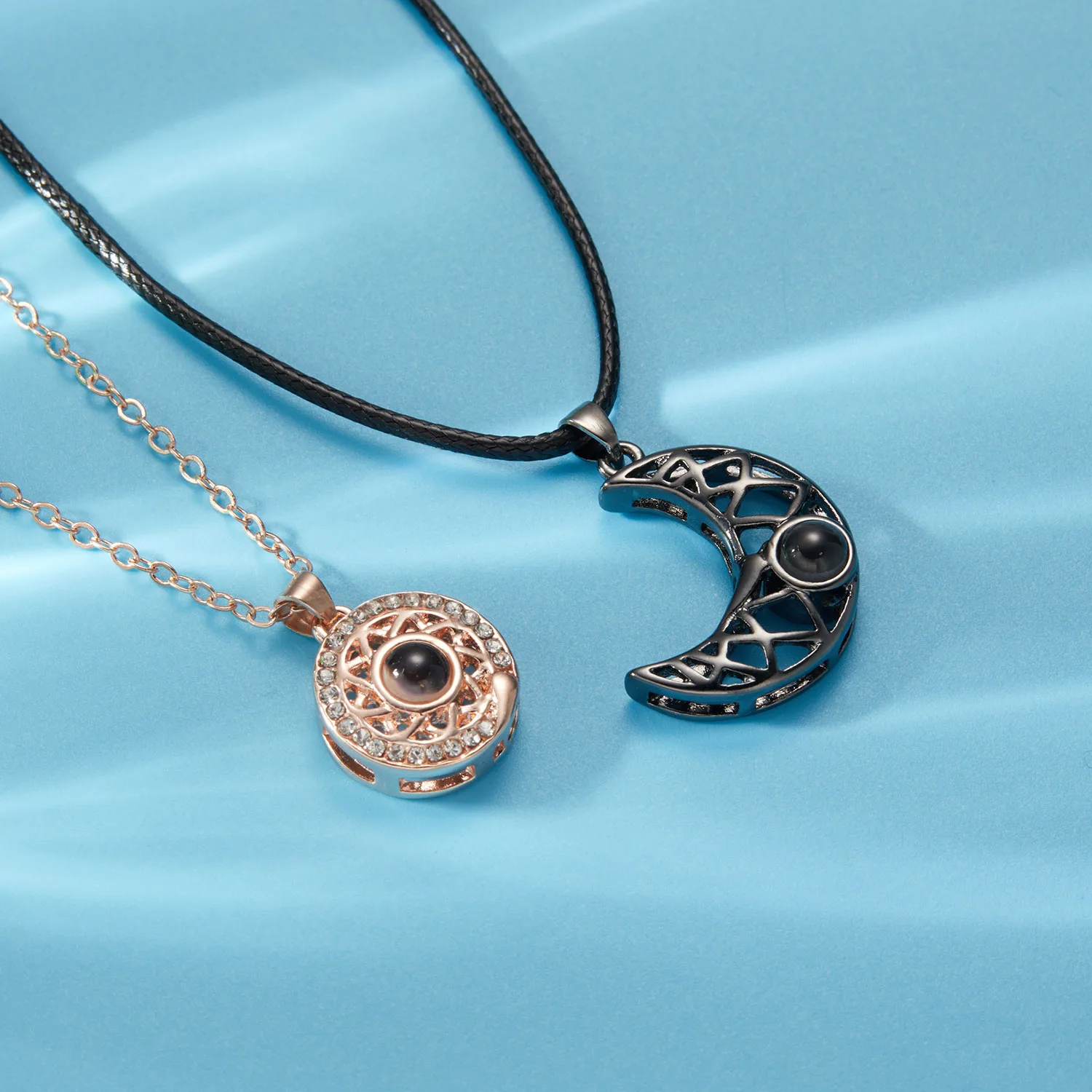 Romantische magnetische Sonne, Mond, Paar, passende Halskette, 100 Sprachen, ich liebe dich, Projektionsanhänger, Geständnis-Halskette, Schmuck, Geschenk – Detail 15