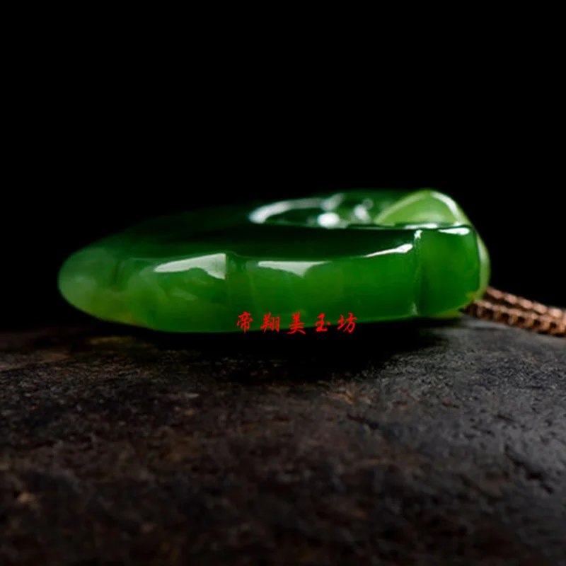 Hetian Jade Jasper Ruyi Longevity Spinach Green Child Lock Pendant