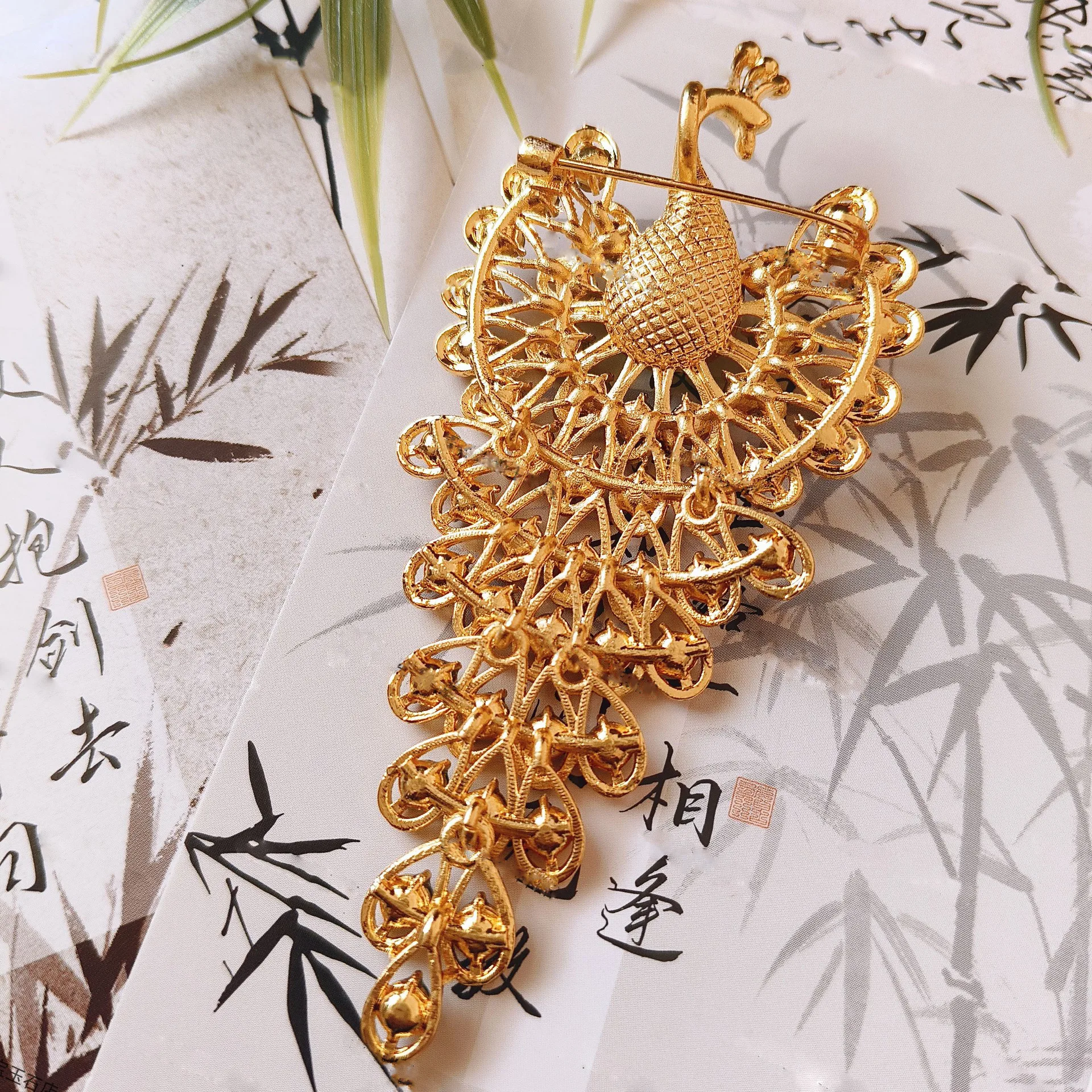 Broche de pavão calcedônia nat - Ethnic Fashion Model avaliação e preço