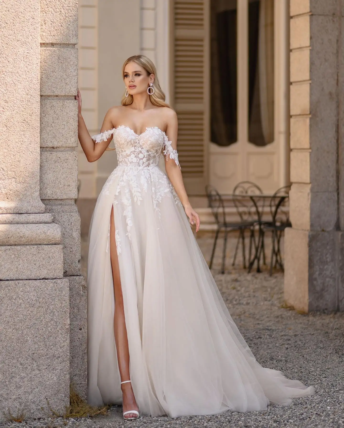 Abiti da sposa eleganti con scollo a cuore e applicazioni in pizzo con spalle scoperte abiti per eventi speciali Abiti da sposa A Line 2023