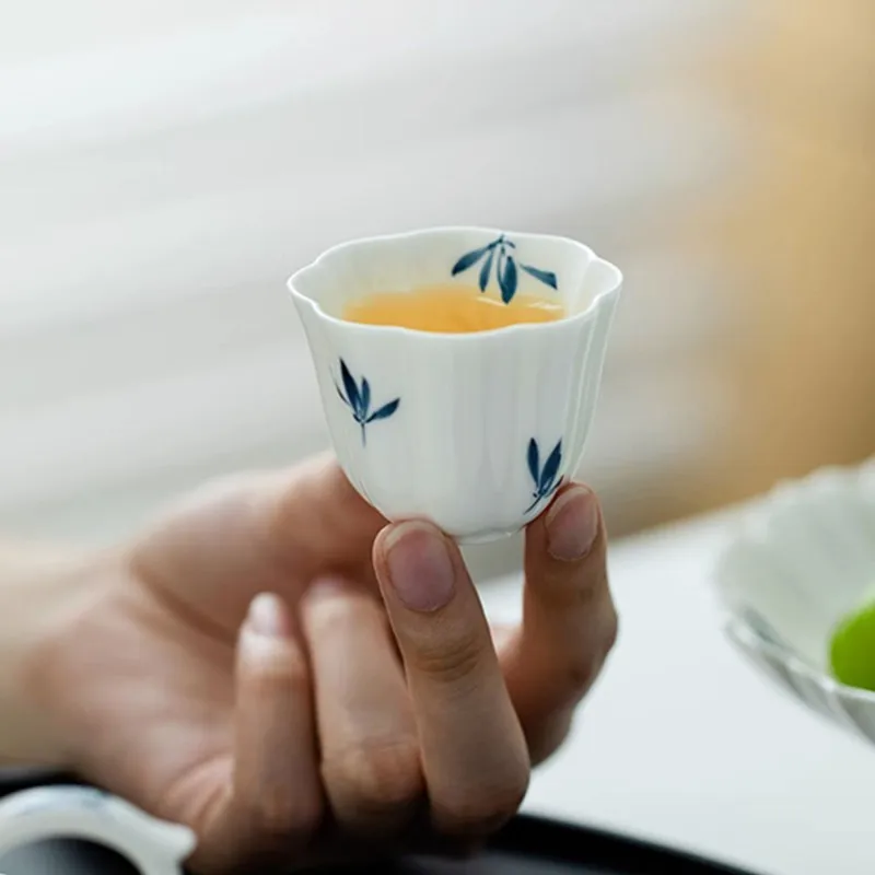 1 Pc Chinese Handmade Ceramic Tea Cup Creative Flower Shape Porcelain Teacup Household Teaware Travel Meditation Cup 35ml