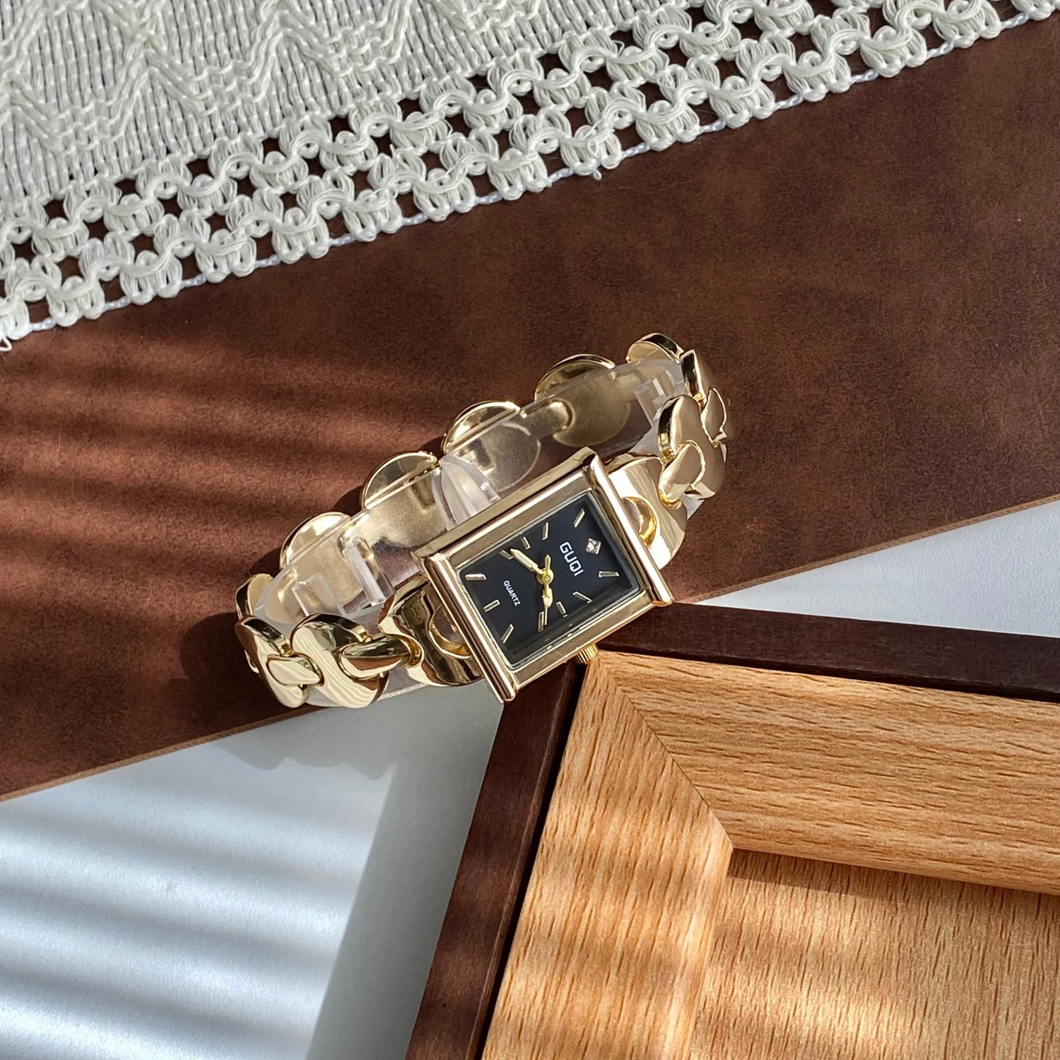 ファッションスクエアダイヤルクォーツ時計女性のためのエレガントなゴールドチェーンレディースブレスレット腕時計学生腕時計リロジェスパラムヘール