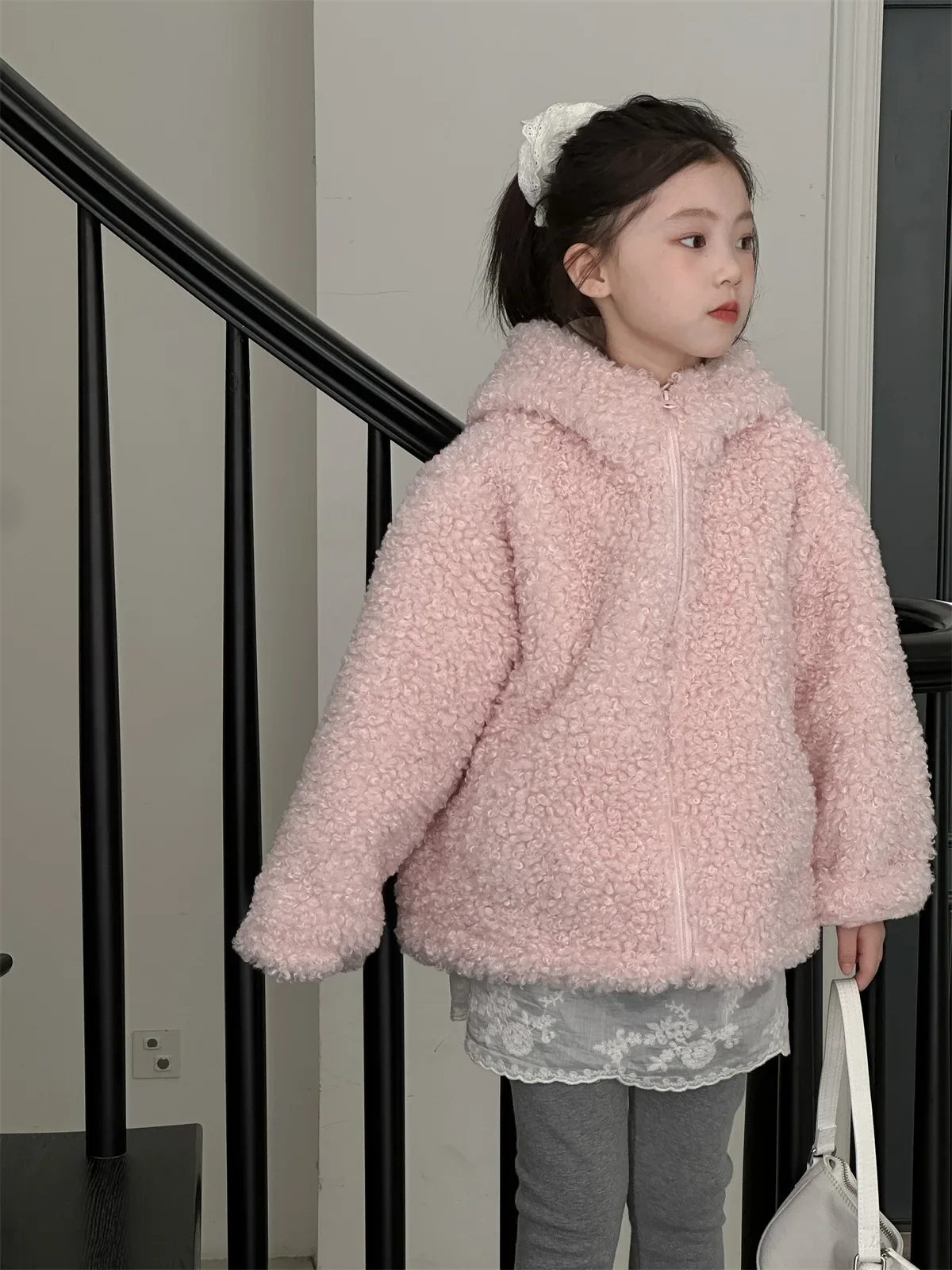 Girls Coat 2024 Winter New Childrens Wear Korean Style Girl Baby Foreign Style Cute Rabbit Ears Thick Fur Coat Casual About