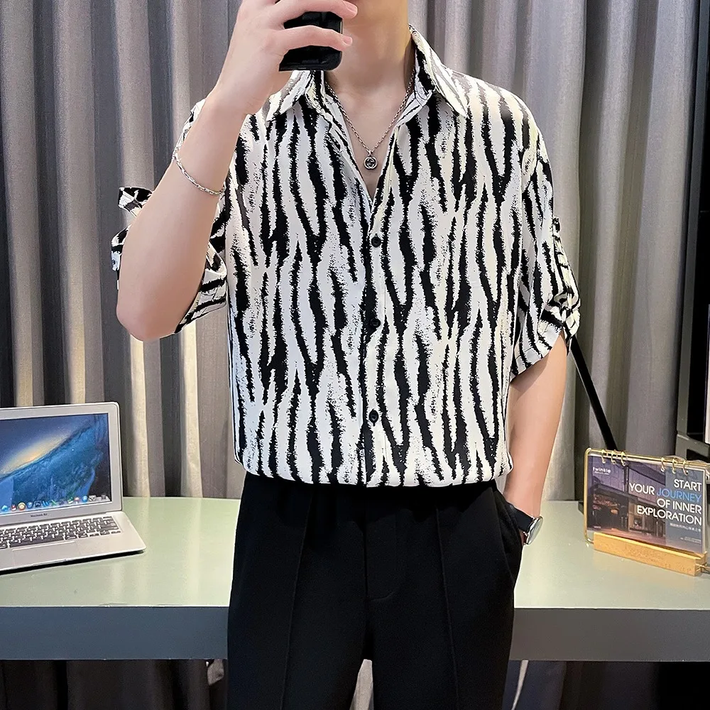 

Summer Instagram Light Mature Zebra Pattern Short Sleeved For Men With Design Sense Korean Fashion Brand Internet Red Pendant