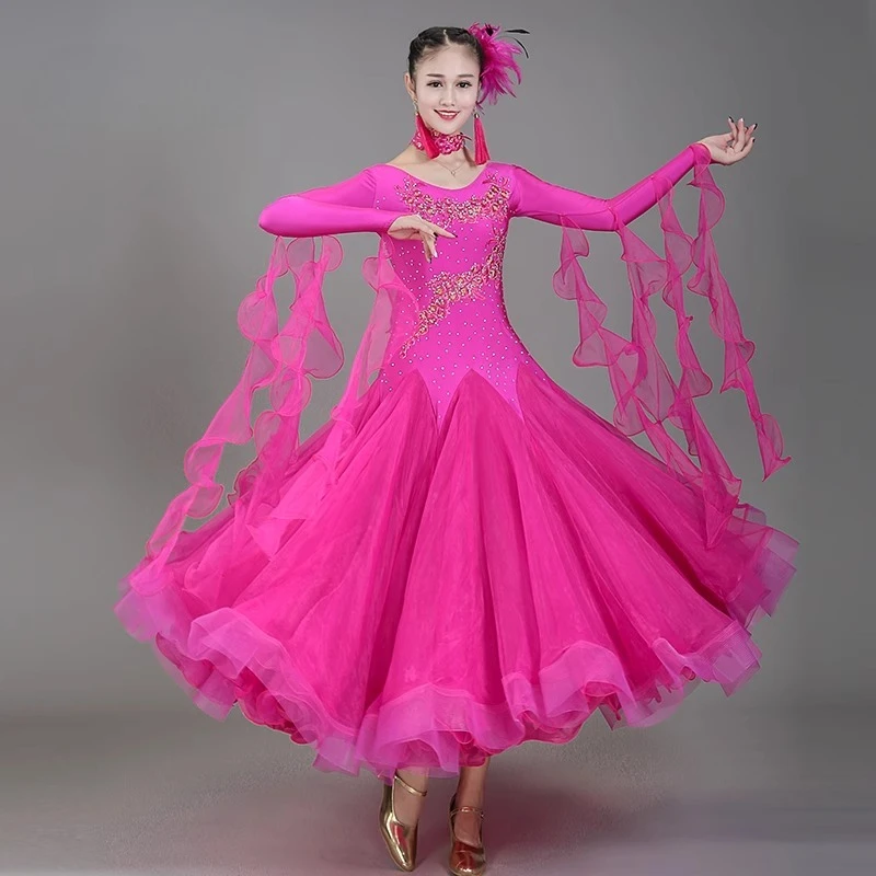 2025 فساتين رقص نسائية أنيقة جديدة فستان رقص الفالس ملابس المنافسة القياسية الراقية الأداء الحديث أزياء النساء