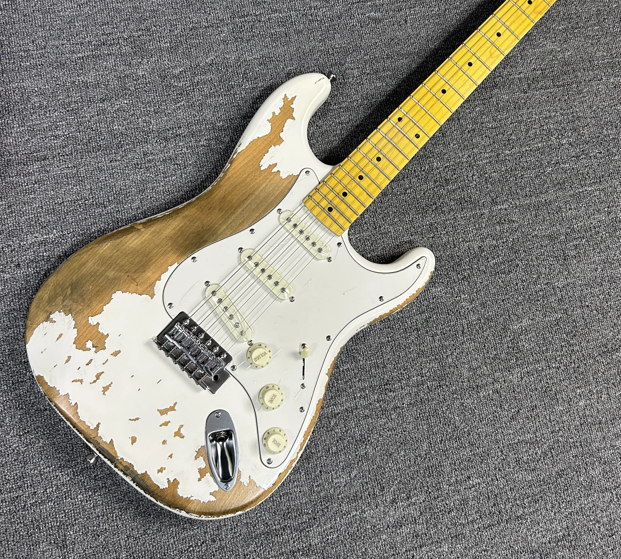 

Высококачественная белая гитара, 6 струн, кленовый гриф, звукосниматели SSS, подходит для домашнего караоке, новинка 2026 года