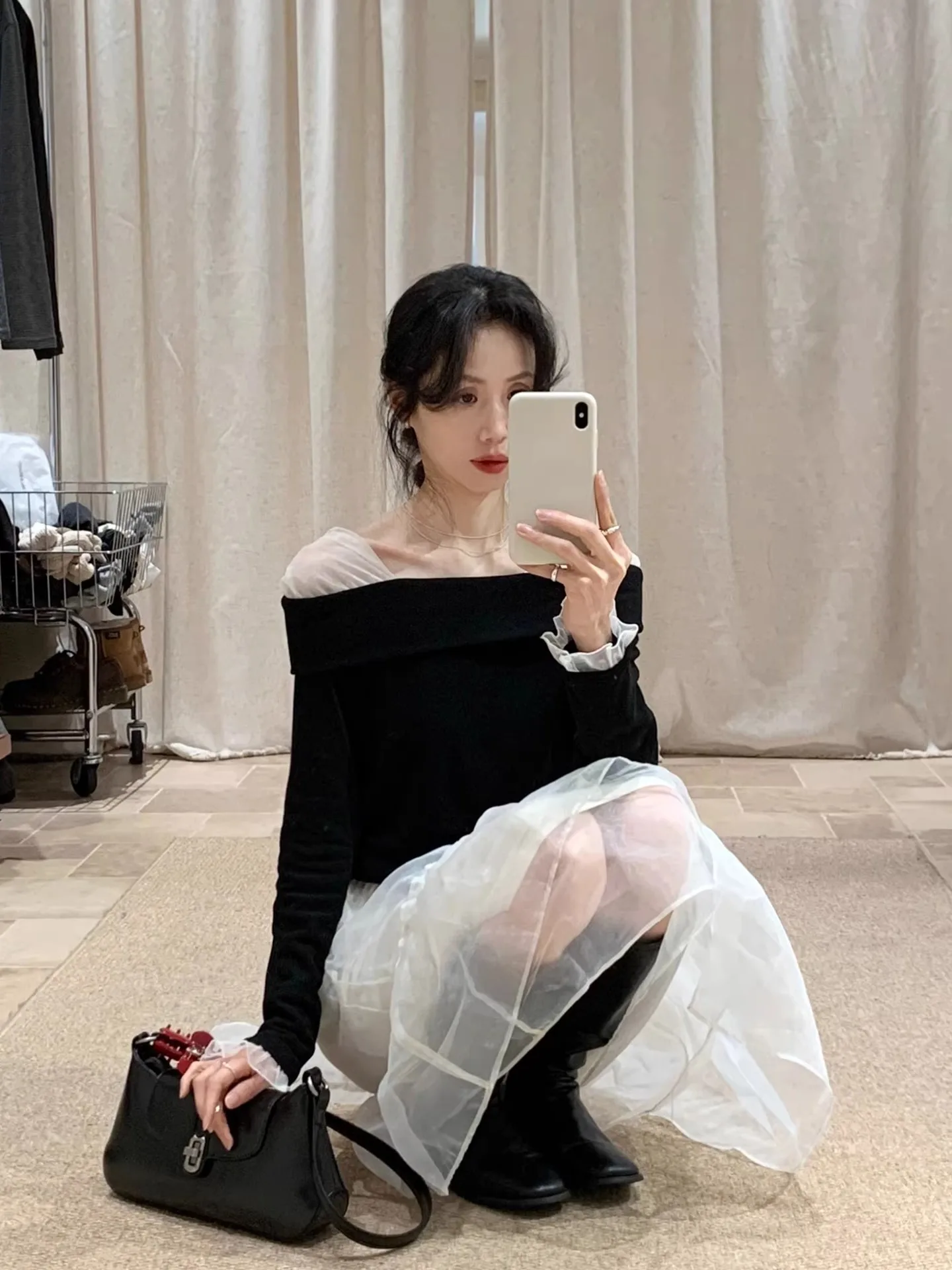 

Элегантный черный вязаный свитер с кружевными вставками для женщин, модный корейский стиль, новинка весны, премиум-класс, стройнящий топ, женский, с эффектом утонченности