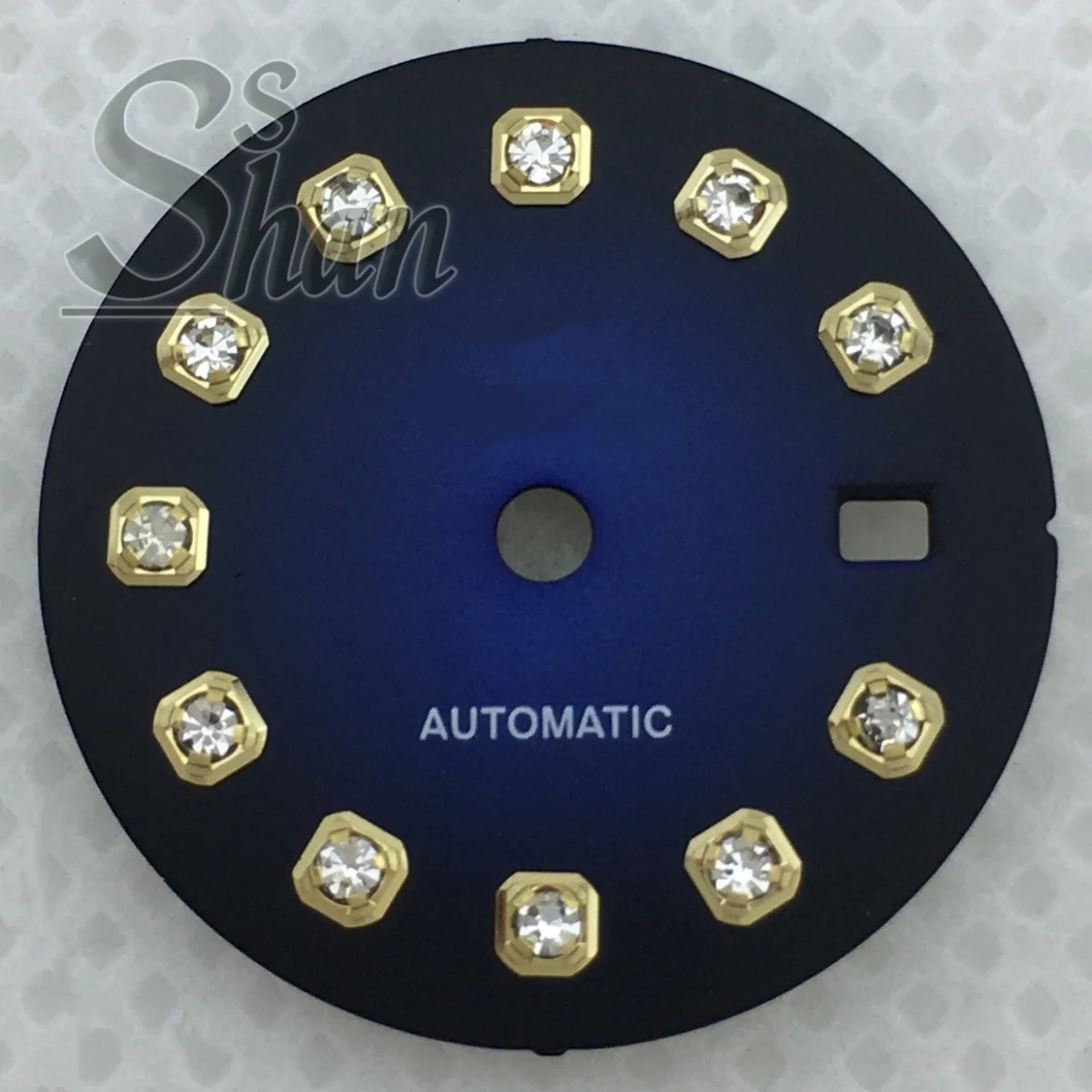 20.5mm watch dial is equipped with gold and silver rose gold diamond index, suitable for the pearl dial of the NH05 movement