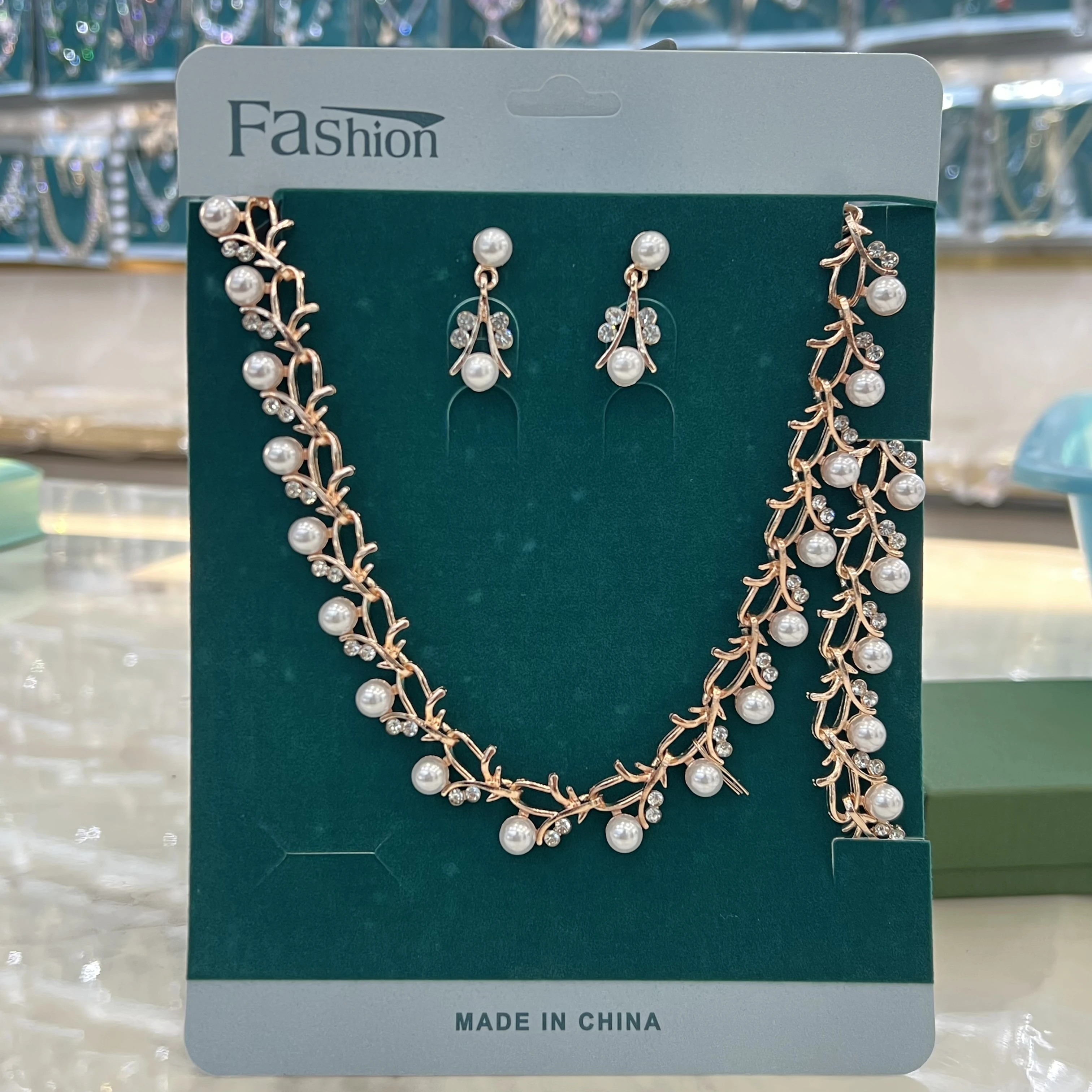 4PC Women\'s Fashion Imitation Pearl Necklace Earrings Bracelet Jewelry Set Suitable for Wedding, Party, Festival Gifts-9248