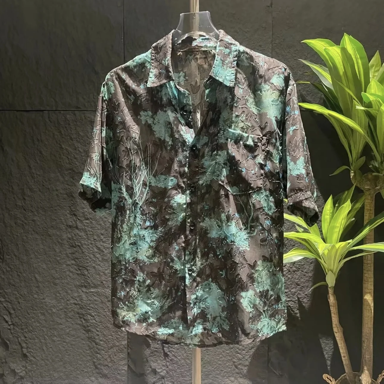 Summer Men's Floral Embroidery Loose Fit Fashionable Breathable Casual Shirt Open Collar Outerwear Shirt Youth Popular Style