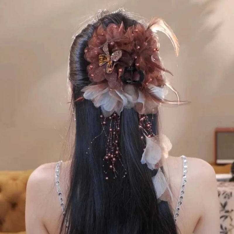 Artiglio per capelli con nappa e piuma di fiori Donna Versatile parte posteriore della testa Forcina con nappa a farfalla Accessori per strumenti per lo styling dell'artiglio per capelli