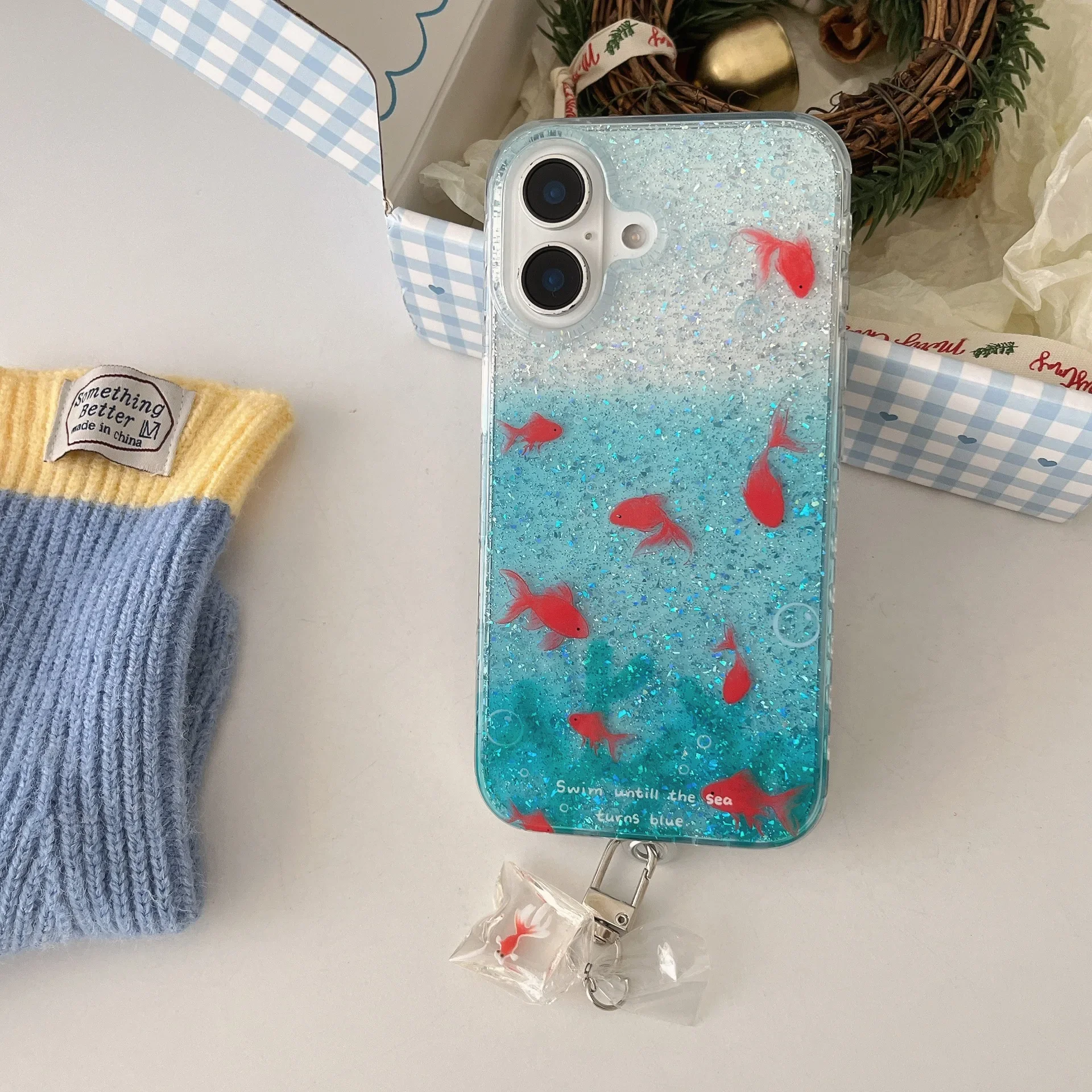 akwarium złota rybka Gradientowe niebieskie brokatowe cekiny Przezroczyste etui na telefon do iPhone'a 16 15 14 13 Pro Max Etui Cute Luxury Cartoon Cover