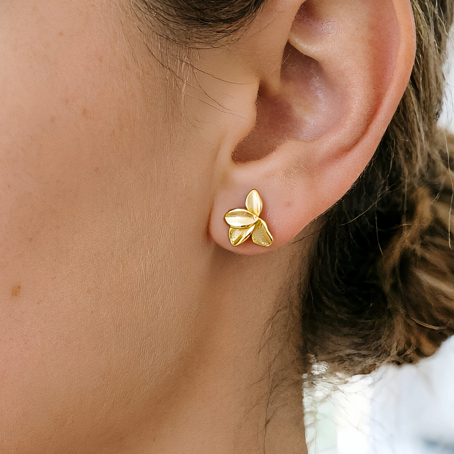 Stainless Steel Flower Stud Earrings for Women Gold Silver Color Hypoallergenic Trendy Minimalist Floral Earrings Daily Jewelry