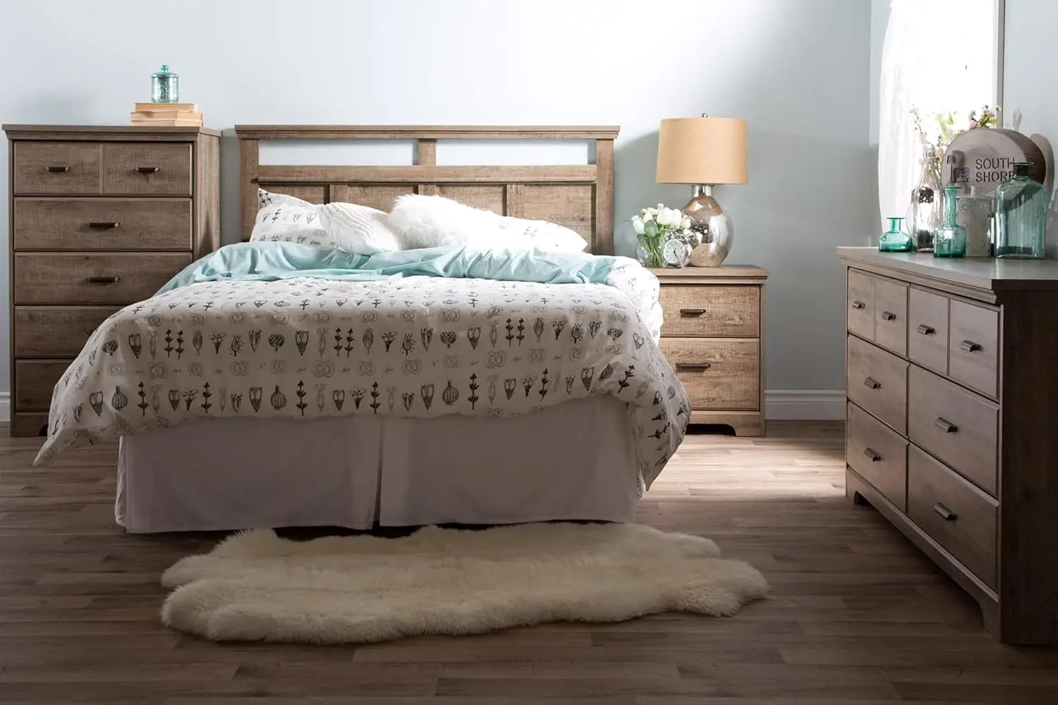 6-Drawer Double Dresser and 2-Drawer Nightstand Weathered Oak Modern metal handles in an Antique Copper Finish