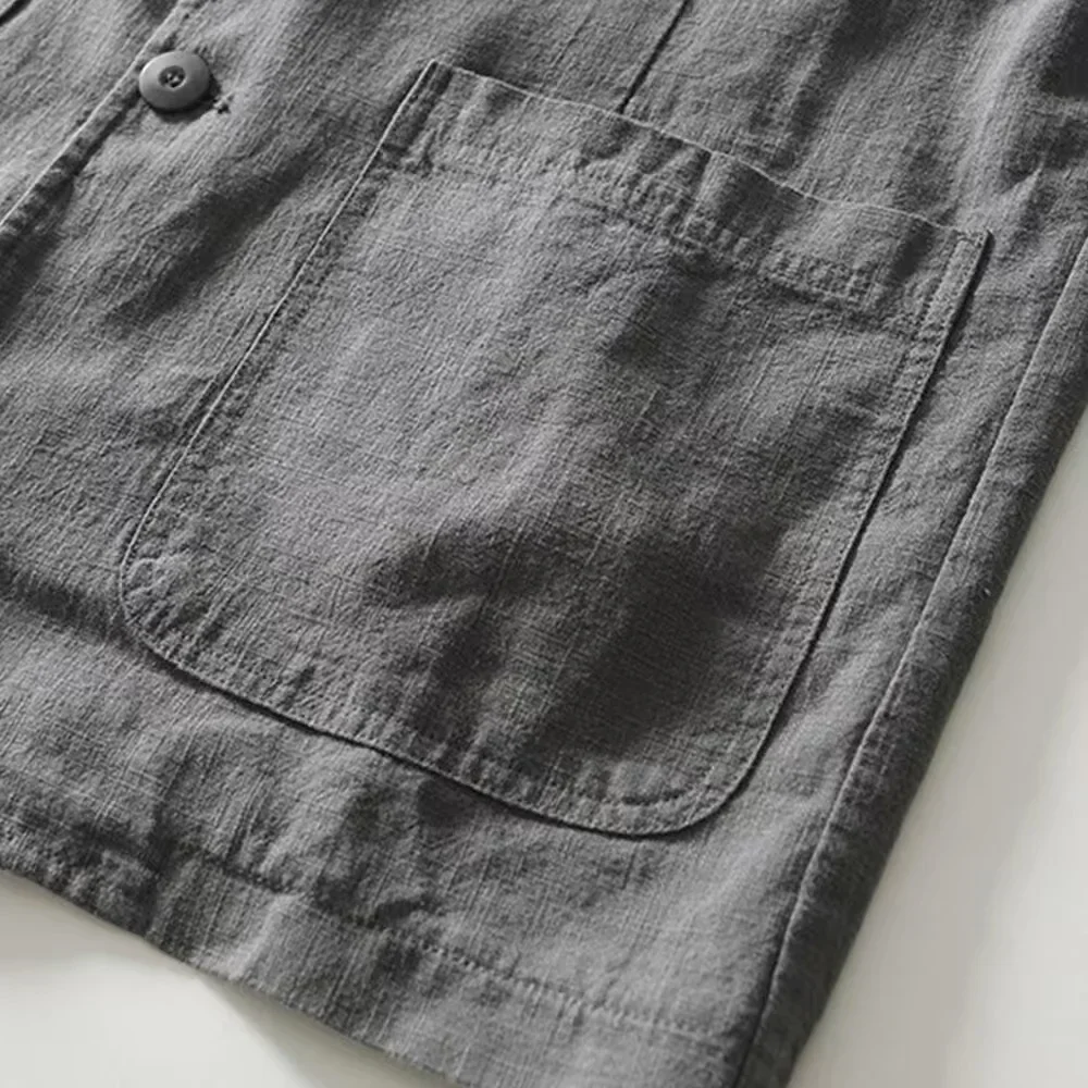 Herrenmode, einfarbige Baumwollblazerjacke, leicht, atmungsaktiv, mit einem Knopf, lässiger Anzugmantel, Frühling/Sommer, Oberbekleidung. – Detail 5