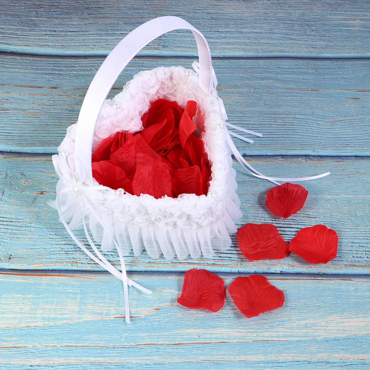 

Heart Shape Supplies White Lifelike Rose Basket Elegant Flower Girl Pearl Basket Portable Lightweight Wedding Flower Baskets