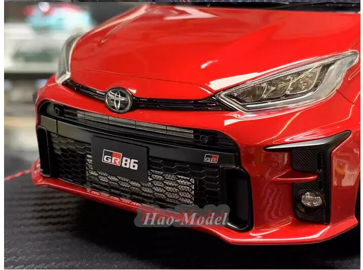 Make Up 1:18 For Toyota GR Yaris RZ IM096D Resin Car Model Diecast Simulation Toys Boys Birthday Gifts Hobby Display Collection