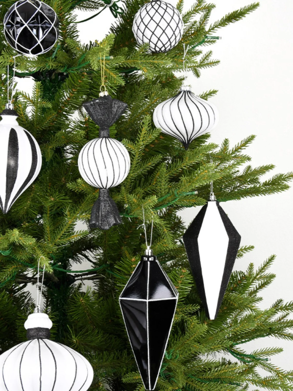 Christmas ornament plastic black and white irregular gourd star ornament