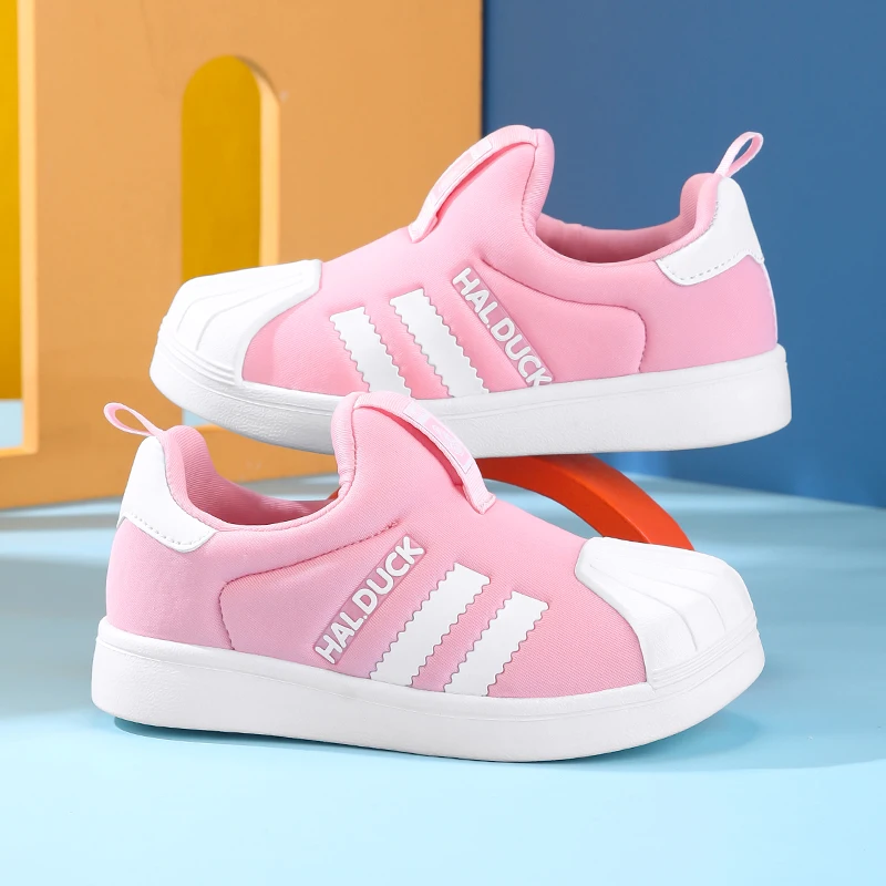 

A pair of children's four-season mesh shell-toe board shoes, soft, comfortable,wear-resistant casual shoes,sizes 24-35,HML-GD571