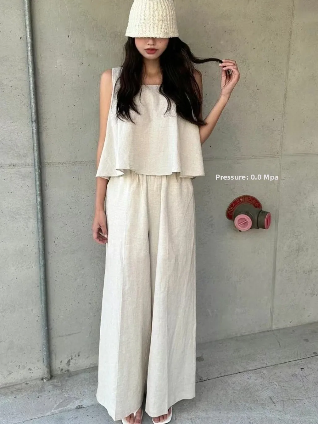 

Летняя шикарная майка с v-образным вырезом и свободным воротником в стиле ретро + повседневные брюки с высокой талией, модный универсальный удобный комплект одежды