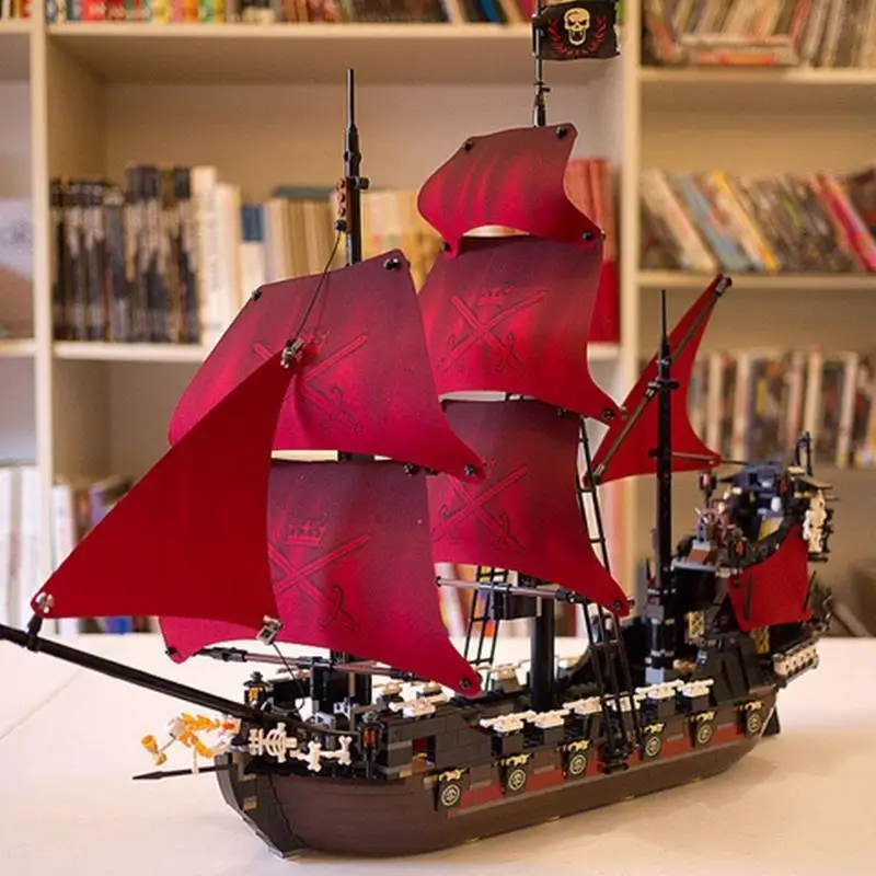 Pirates Of The Caribbean Ship Queen's Revenge Warship Black Pearl Sailboat Building Block Bricks MOC 4195 Assembly Toys Kid Gift