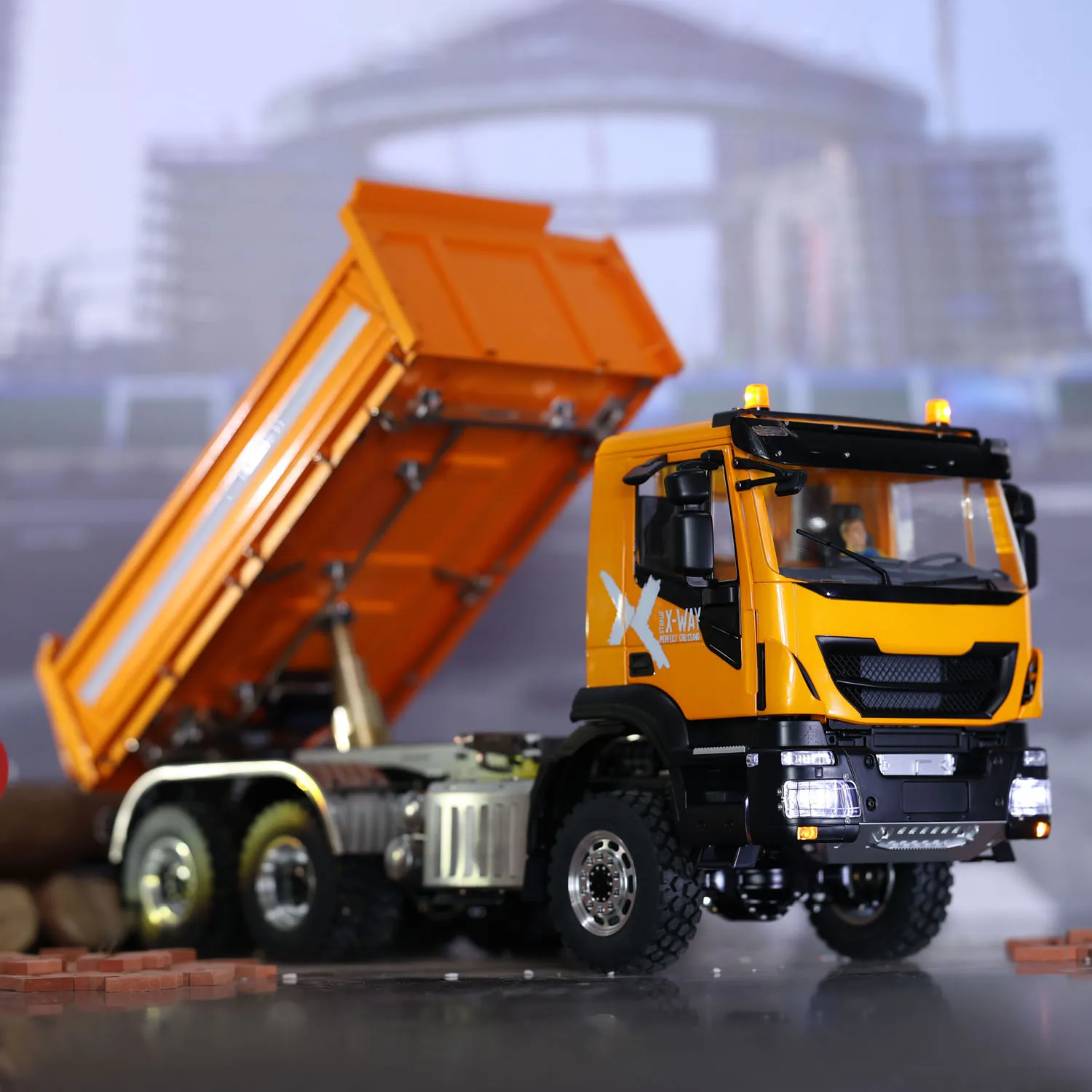 

1/14 6x6 RTR LESU RC Hydraulic Dump Truck 3-way Radio Control Metal Tipper 3-speed Transmission Car Model Light Sound THZH1874
