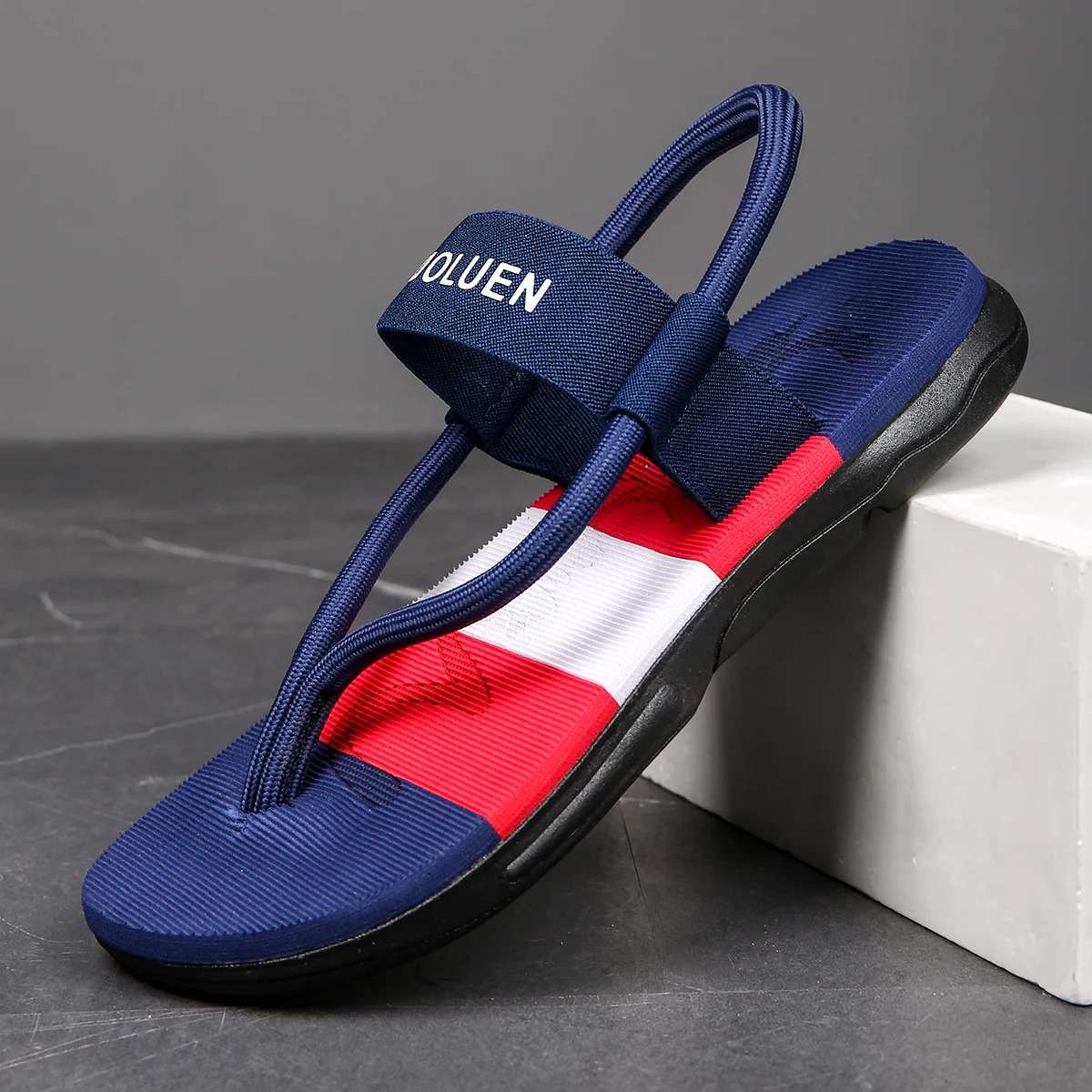 

Flip-flops summer New breathable lightweight comfort anti-slip soft-sole men casual slippers Fashion youth walking beach sandals