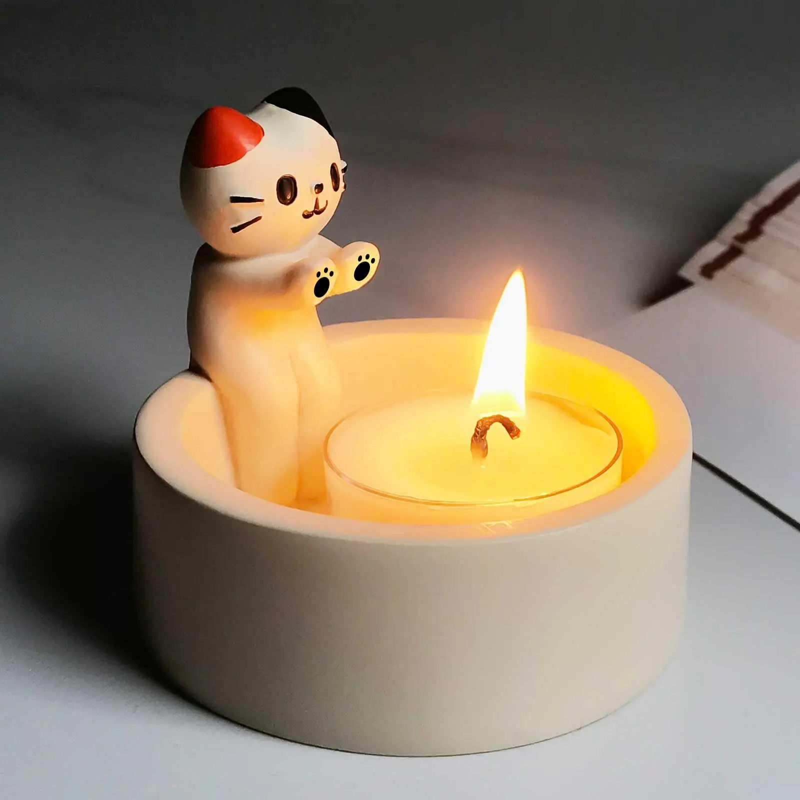 

Resin crafts living room decorations light luxury style cartoon kitten candlestick heating home decoration