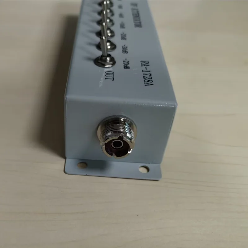 RA‑1728A High‑Frequency RF Step Attenuator Manual Switch‑Type Attenuator Total 0‑82dB (1/2/3/6/10/20dB Steps)