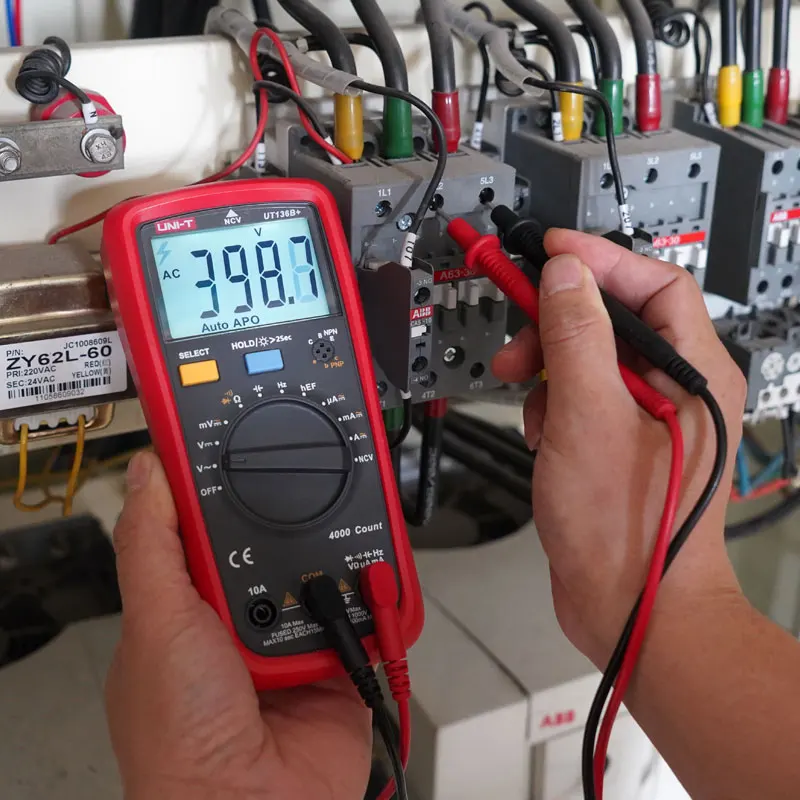UNI-T Digitale Multimeters UT136B+ UT136C+ DC AC Stroom Spanningsmeter 4000 Count Display Multi Tester Transistor Tester