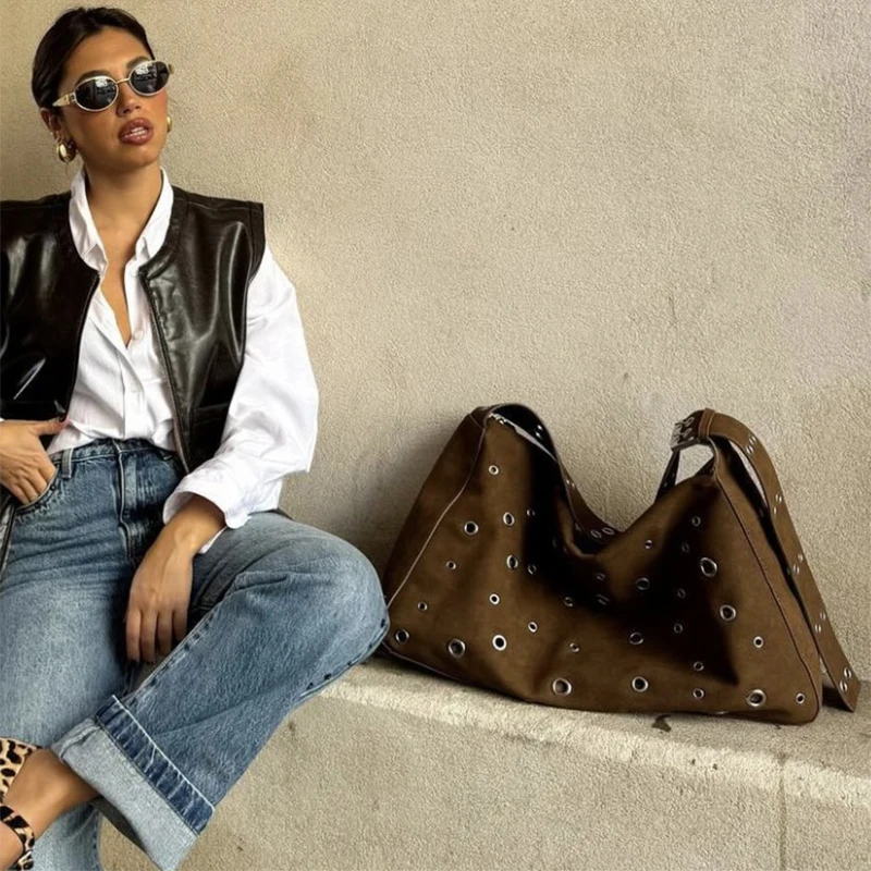 

Y2k Women Rivet Shoulder Bag Vintage Punk Goth Fashion Designer Suede Hollow Tote Bag Large Capacity Rivet Motorcycle Handbag