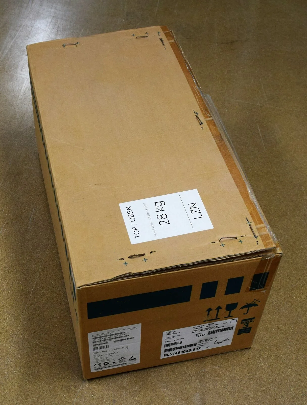 

New In Box 6SE6440-2AD33-0EA1 Inverter 6SE6 440-2AD33-0EA1 Fast Shipping