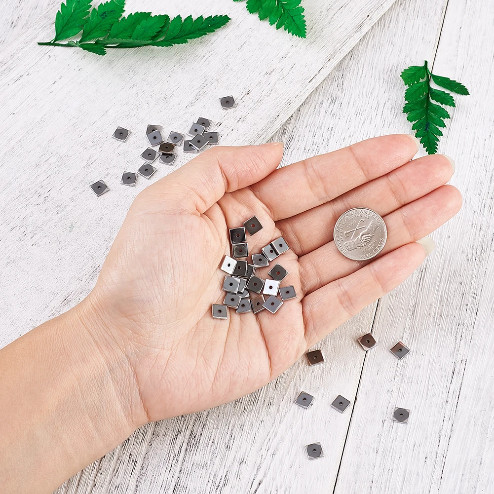 Pandahall 50개/로트 6x6x1mm 정사각형 드릴링 처리된 전기도금 비자성 합성 헤마타이트 비즈 얇은 스페이서 루즈 비즈 구멍: 1mm