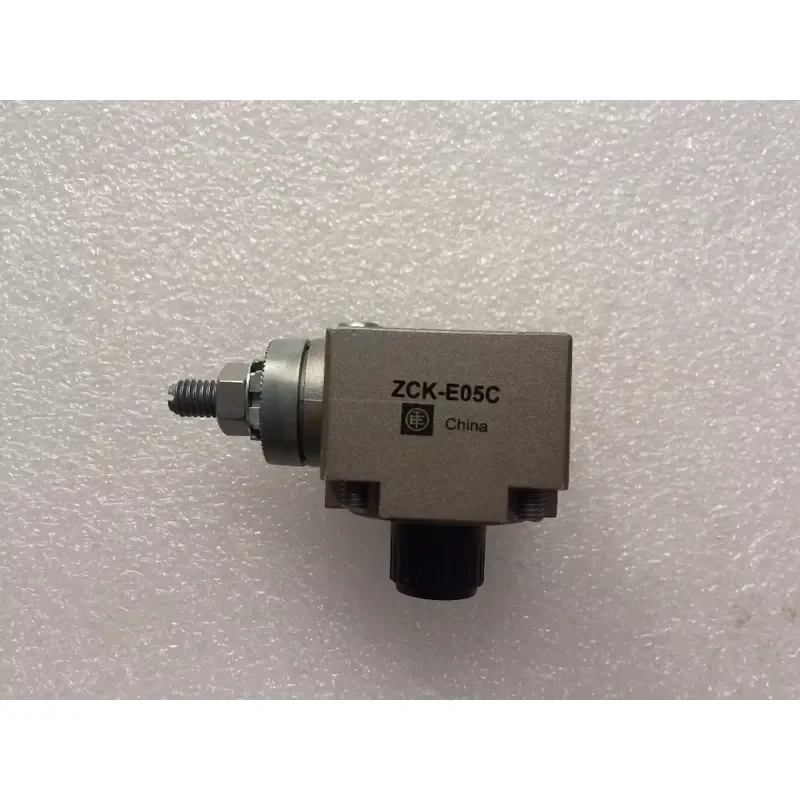 ZCKE05 ZCKE05C travel switch head ZCKE - without lever left and right actuation