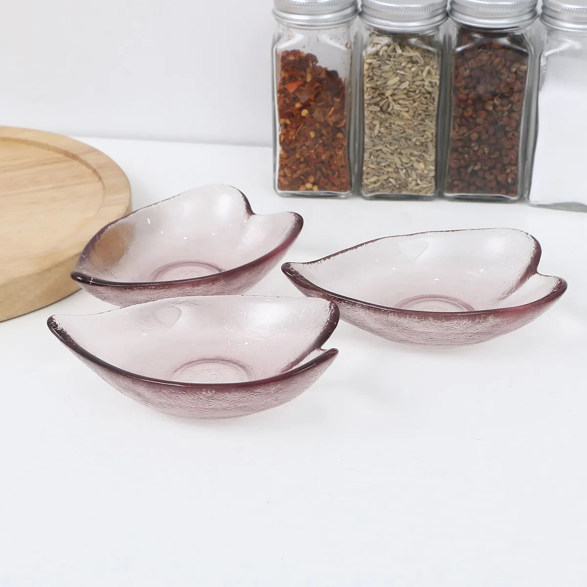 

3Pcs Heart-Shaped Pink Seasoning Sauce Dish Japanese Style Small Tableware Flavor Dish for Condiments Dessert Snack Serving