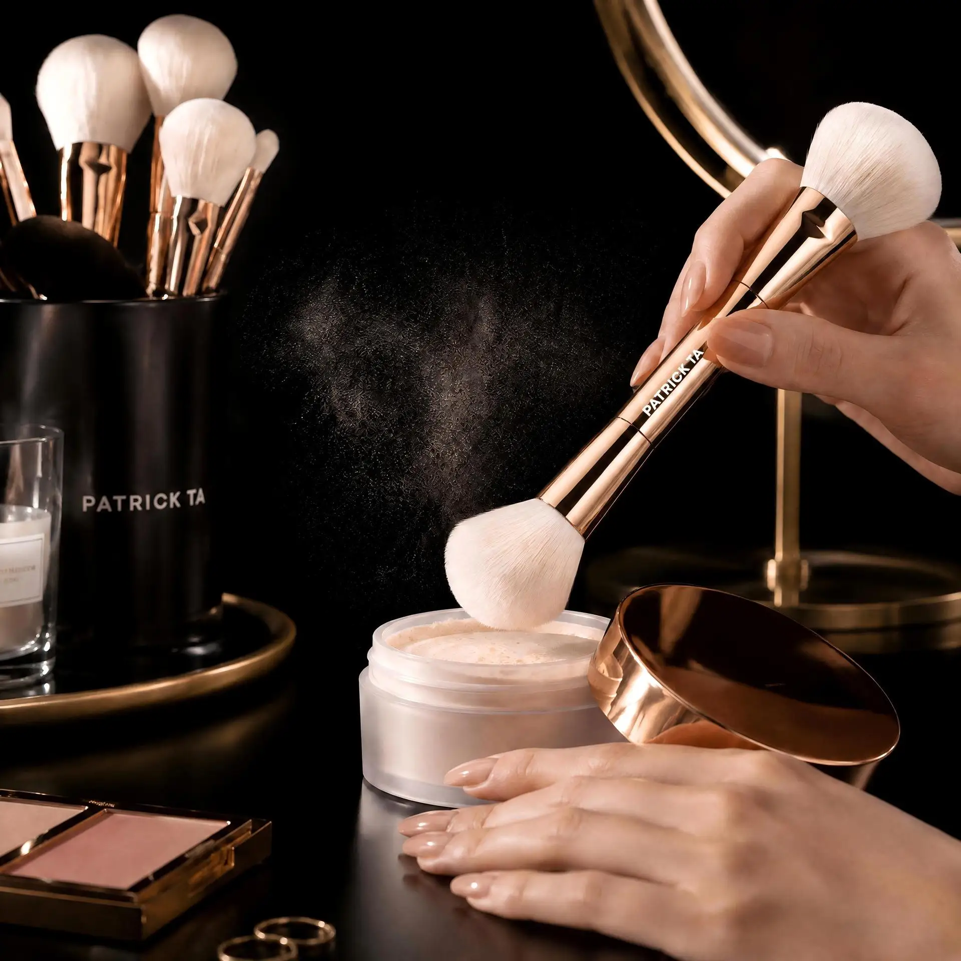 Professional Makeup Brushes Soft Synthetic Bristles Luxury Gold Cosmetic Brushes for Foundation Powder Blush Eyeshadow