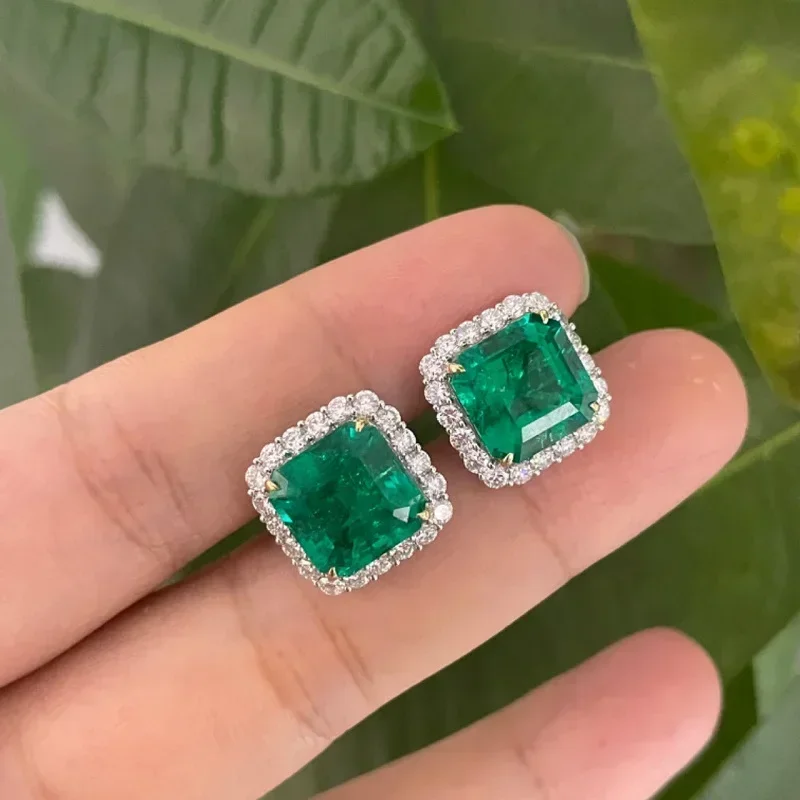 Ruihe New Customize 18k Gold about 8.5ct Nice Inclusion Lab Grown Emerald with Lab Grwon Diamond for Women Stud Earrings Jewelry