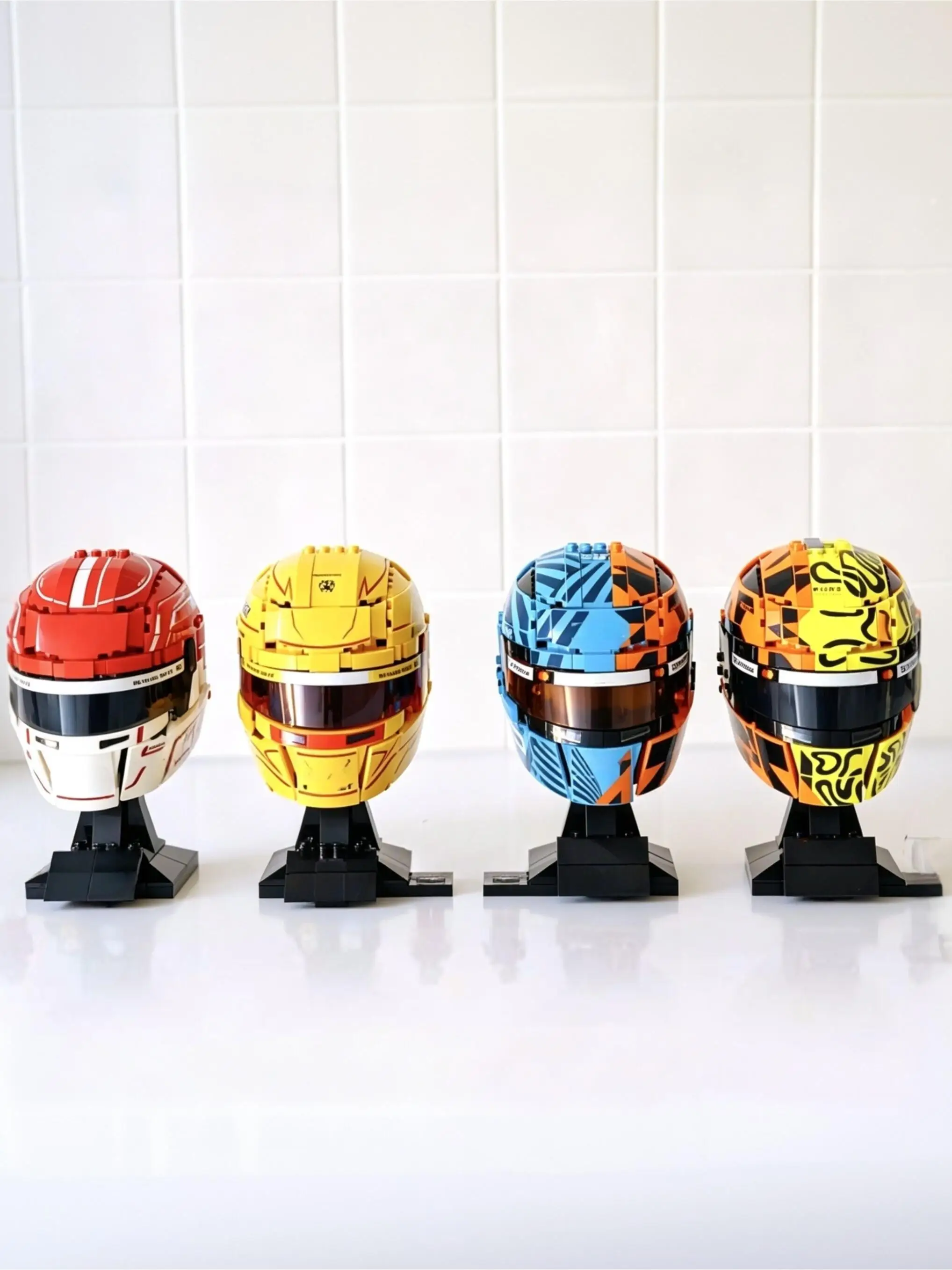 2026 Beliebte Rennwagen-Fahrerfiguren: Lewis Hamilton, Charles Leclerc, Oscar Piastri, Lando Norris Helm-Modellbausatz