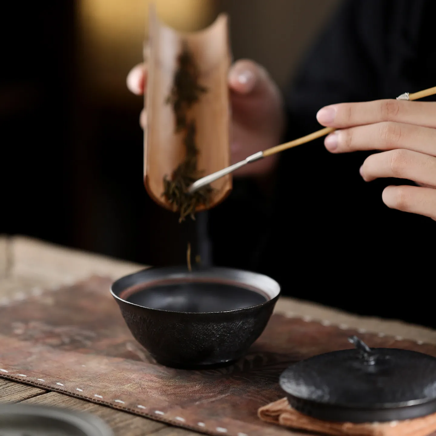 Black Glaze Bird Gaiwan, Vintage Ceramic Lidded Tea Bowl for Traditional Tea Practice, Modern Interiors and Daily Enjoyment