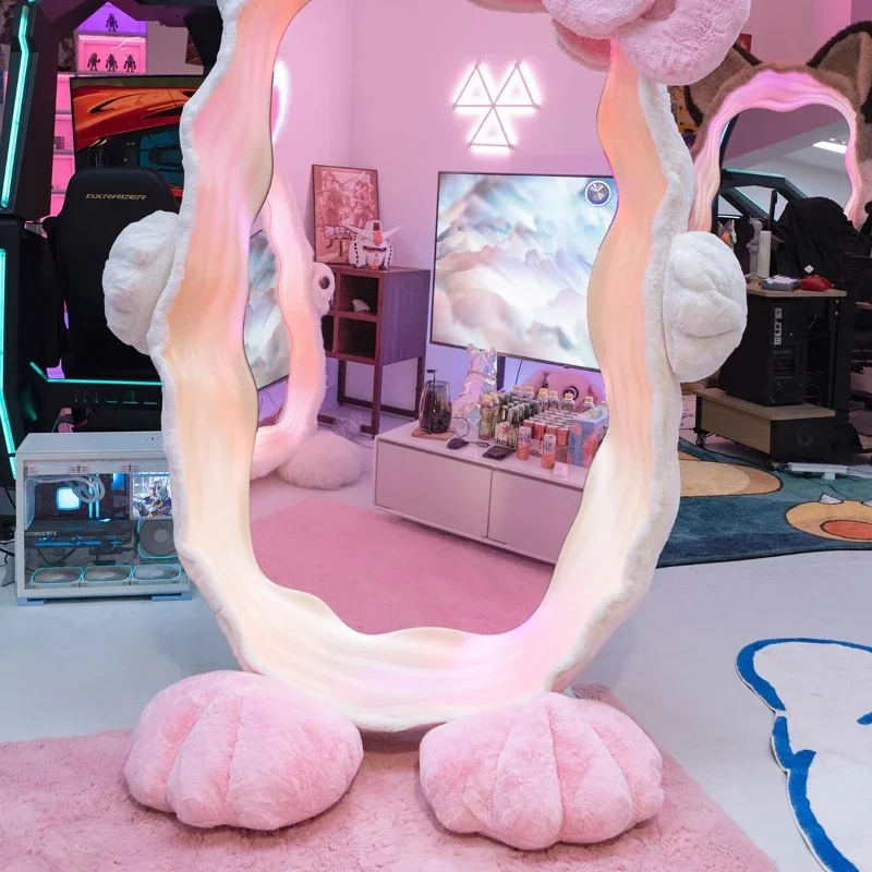Control house full body pink cat mirror