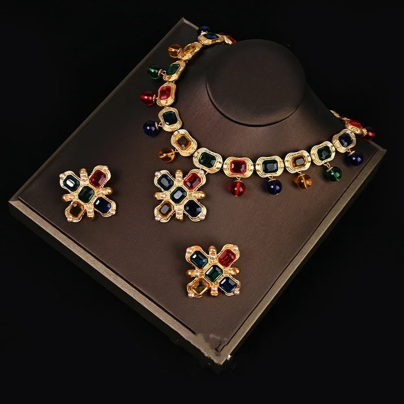 

New European and American Vintage Inlaid Stone Cross Earrings Pendant Necklace Fashion Temperament Jewelry Set for Women