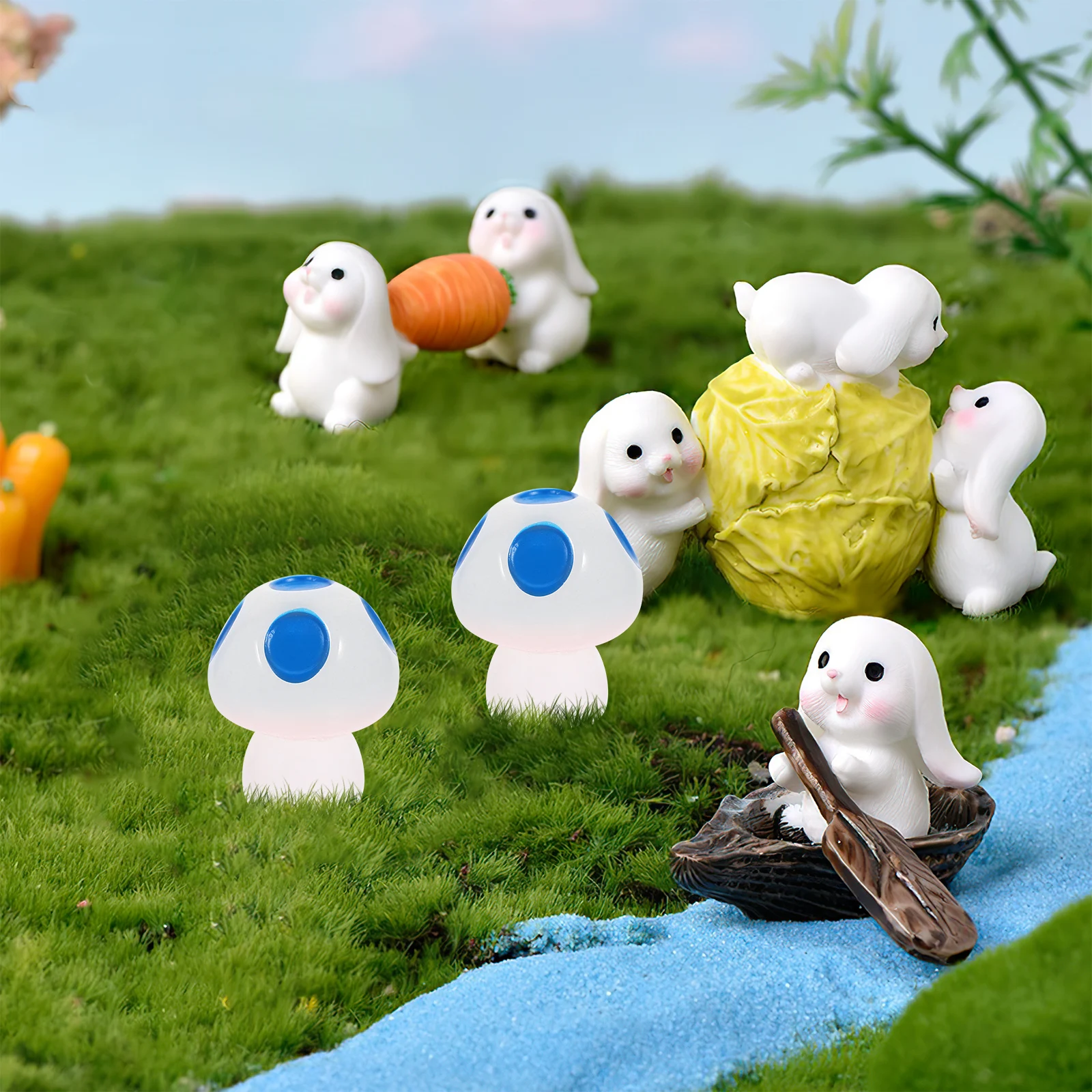 

40 Pcs Mushroom Decor Miniature Resin Figurine Night Glow Small Toy nament Small Mushroom Decorations Yard