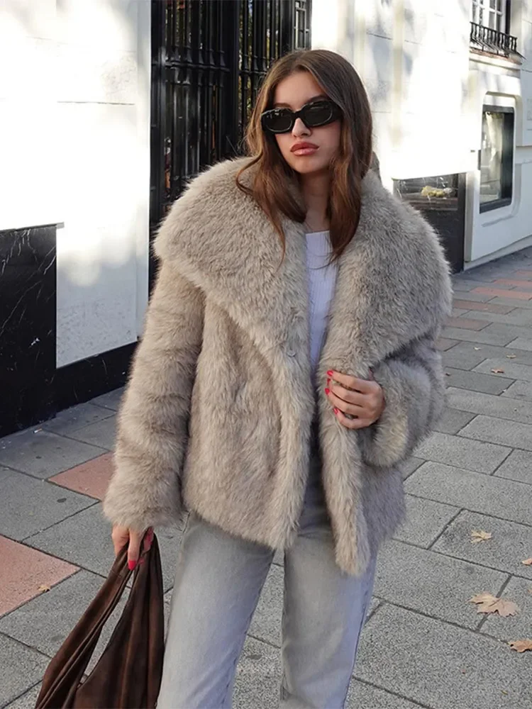 Women Casual Lapel Faux Fur Coats Fashion Solid Long Sleeve Short Thick Jacket 2024 Autumn Winter New Lady  High Street Outwear