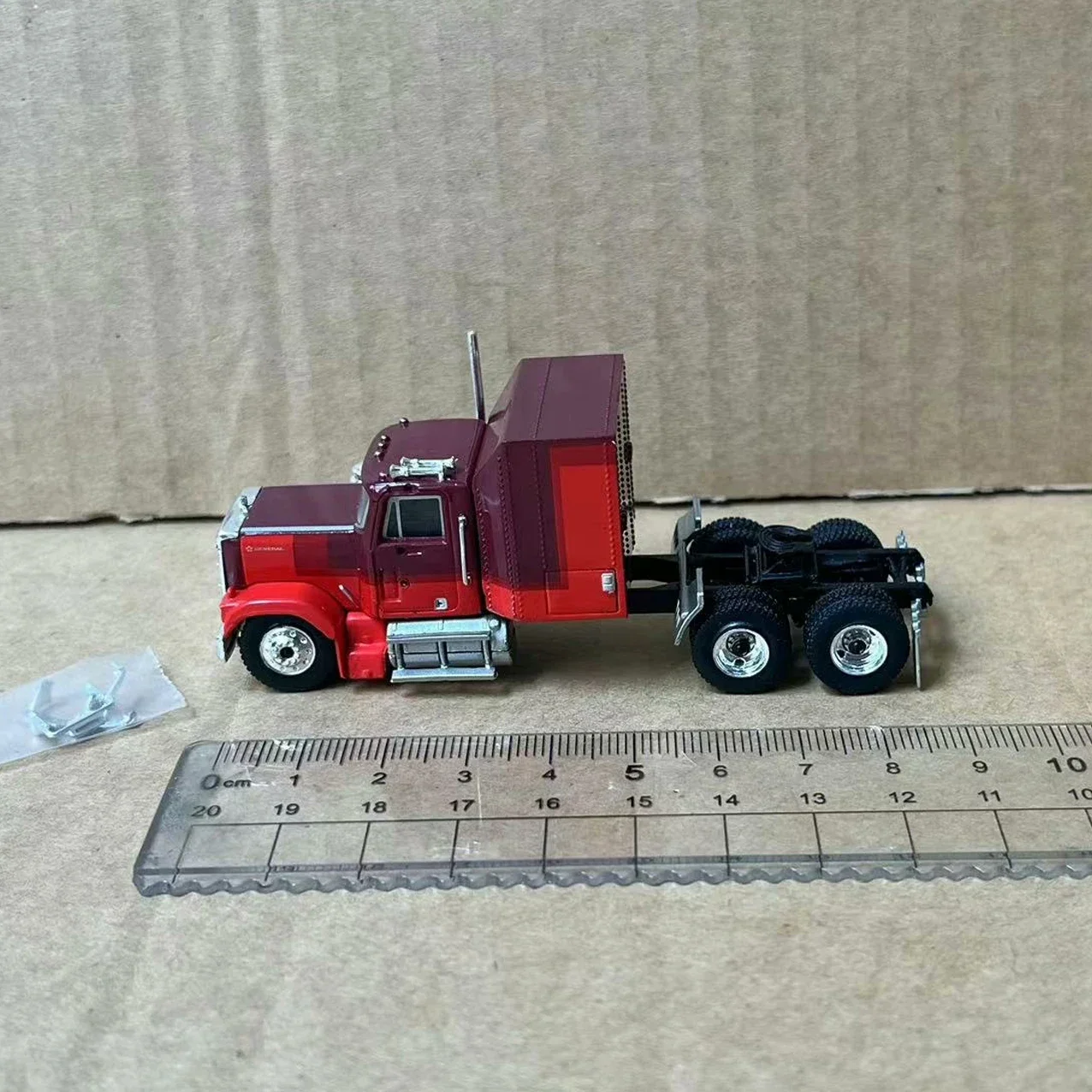 1:87 HO GMC GENERAL Trailer Head Truck Plastic Car Model Toy Collectible