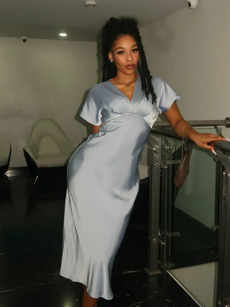 HH ชุดเดรสแฟชั่นฤดูใบไม้ผลิของผู้หญิง เนื้อผ้าซาตินไหมที่ให้ความรู้สึกสบาย แขนสั้น ซิปด้านข้าง จับจีบสไตล์เรโทร ชุดเดรสสไตล์ชุดนอน